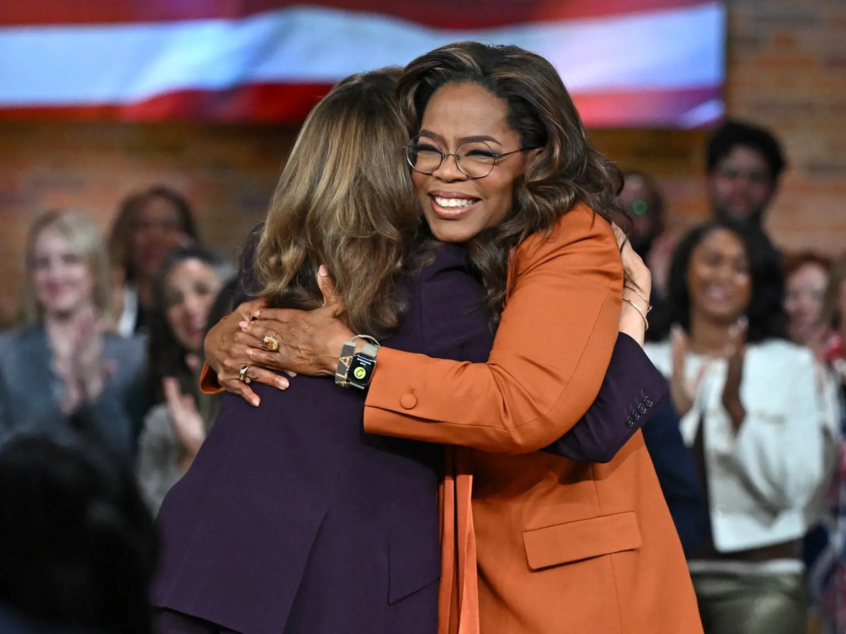 Kamala Harrisová počas podujatia "Jednotne pre Ameriku" s najznámejšou americkou televíznou moderátorkou Oprah Winfreyovou 20. septembra 2024.