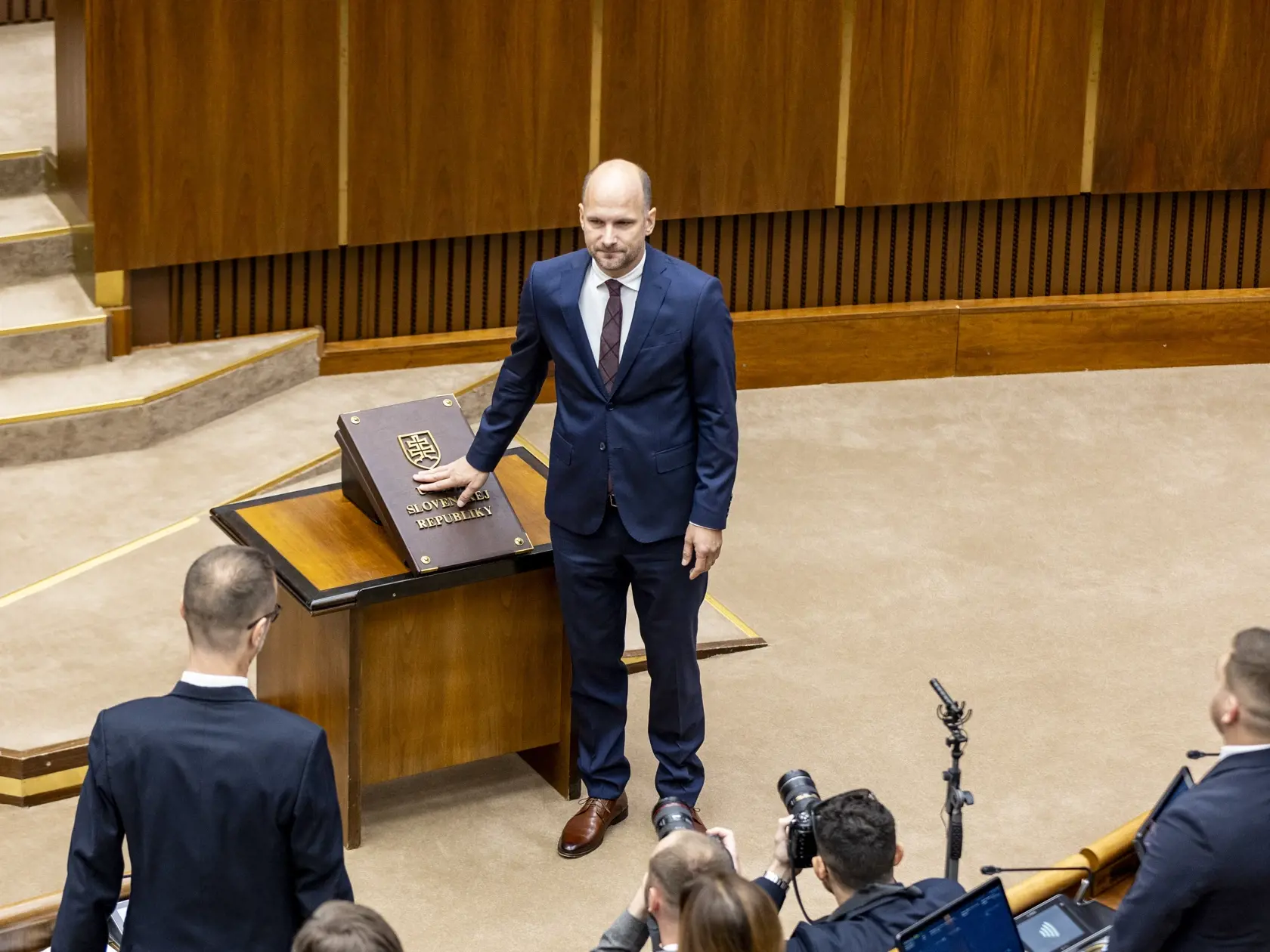 Slavnostná prísaha nových poslancov v  Národnej rade Slovenskej republiky. Na snímke je Gábor Grendel. 