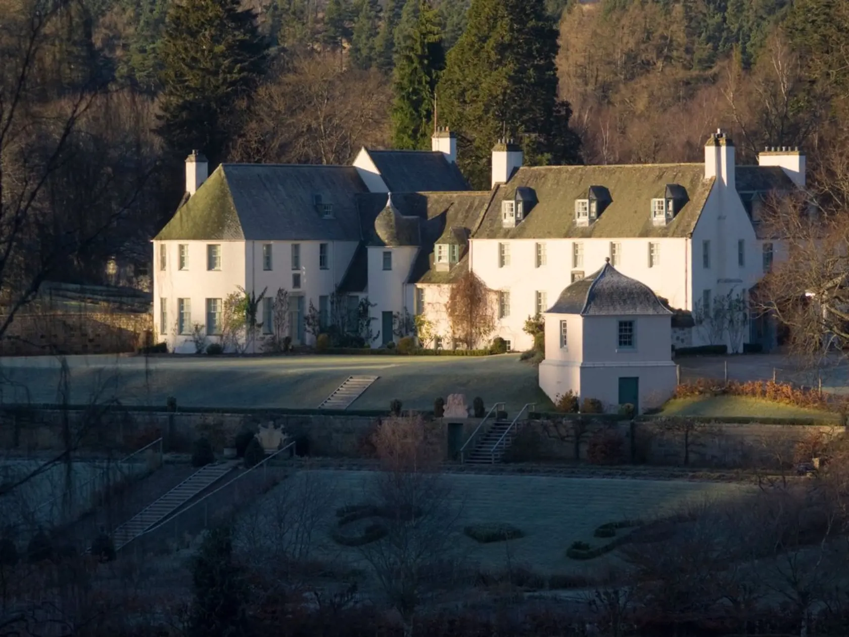 Birkhall House - škótske sídlo, v ktorom princ Charles a jeho ,manželka Camilla žili počas izolácie.