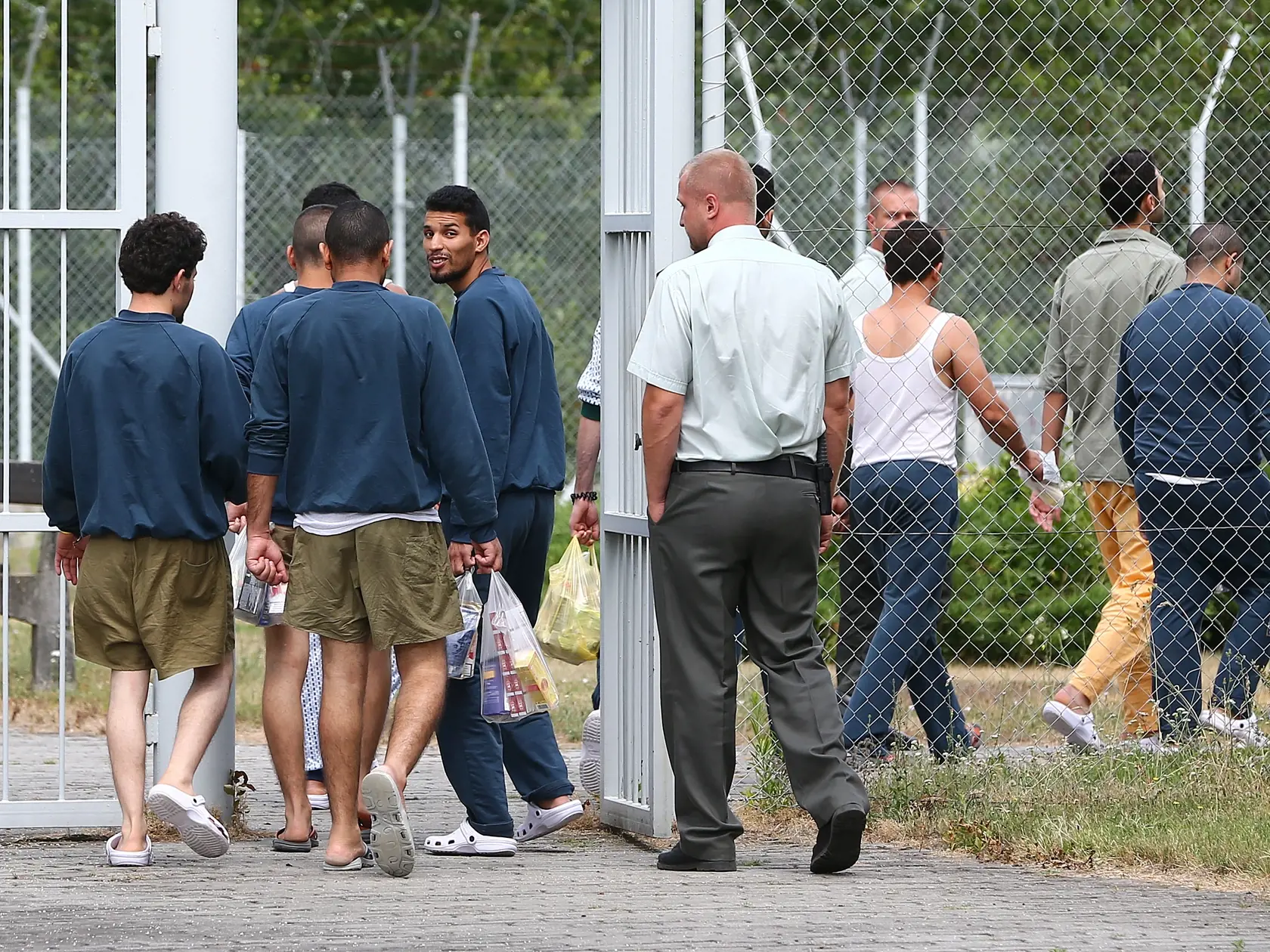 Regióny: Útvar policajného zaistenia pre cudzincov v Medveďove. Ilustračný záber zo stráženého objektu, v ktorom sú zhromaždení ilegálni imigranti čakajúci na deportáciu zo Slovenska.