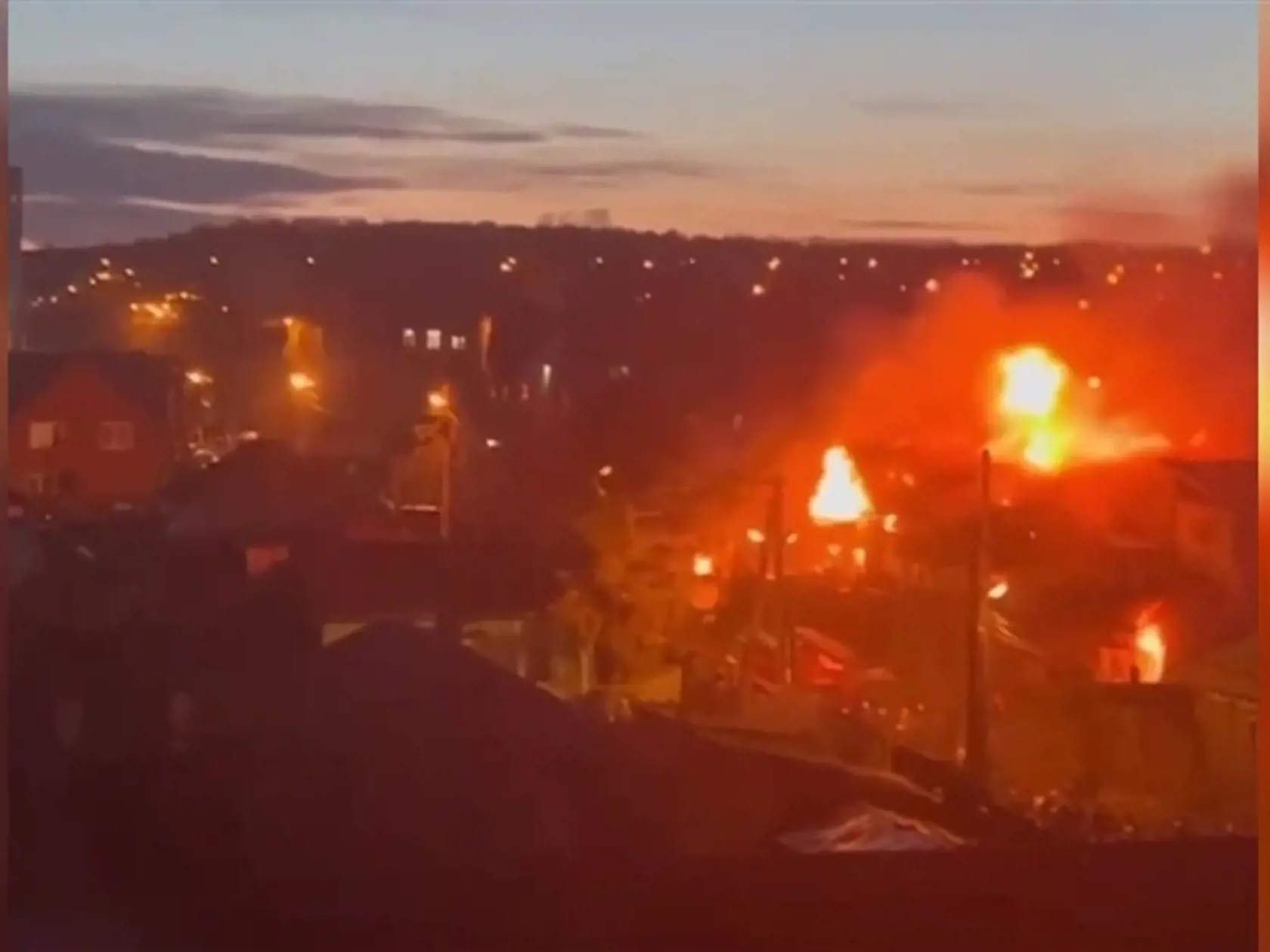 Na obytnú budovu v Irkutsku sa zrútila stíhačka, zahynuli 2 piloti