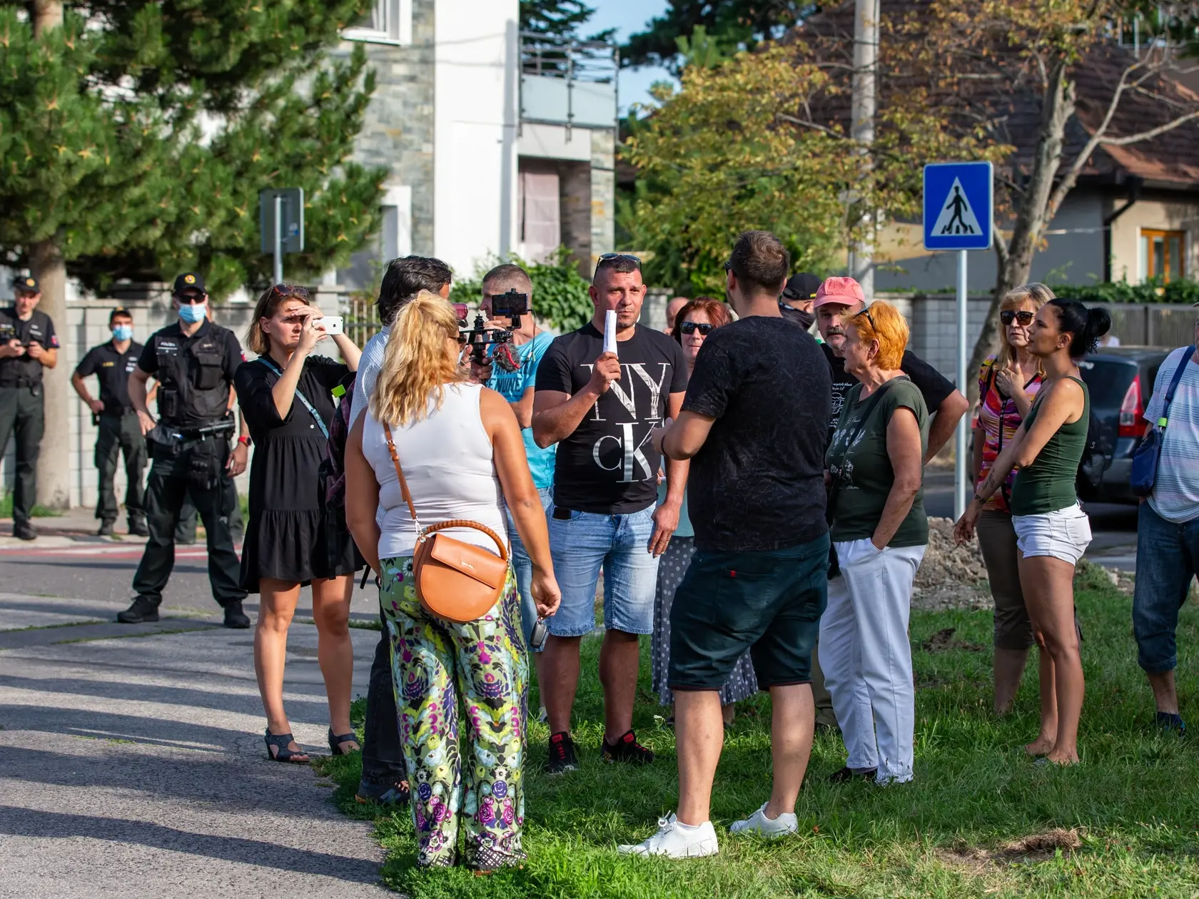 Antivaxeri už podľa Krčméryho nechodia vykrikovať odborníkom pred domy. Našli si nové sofistikované praktiky.