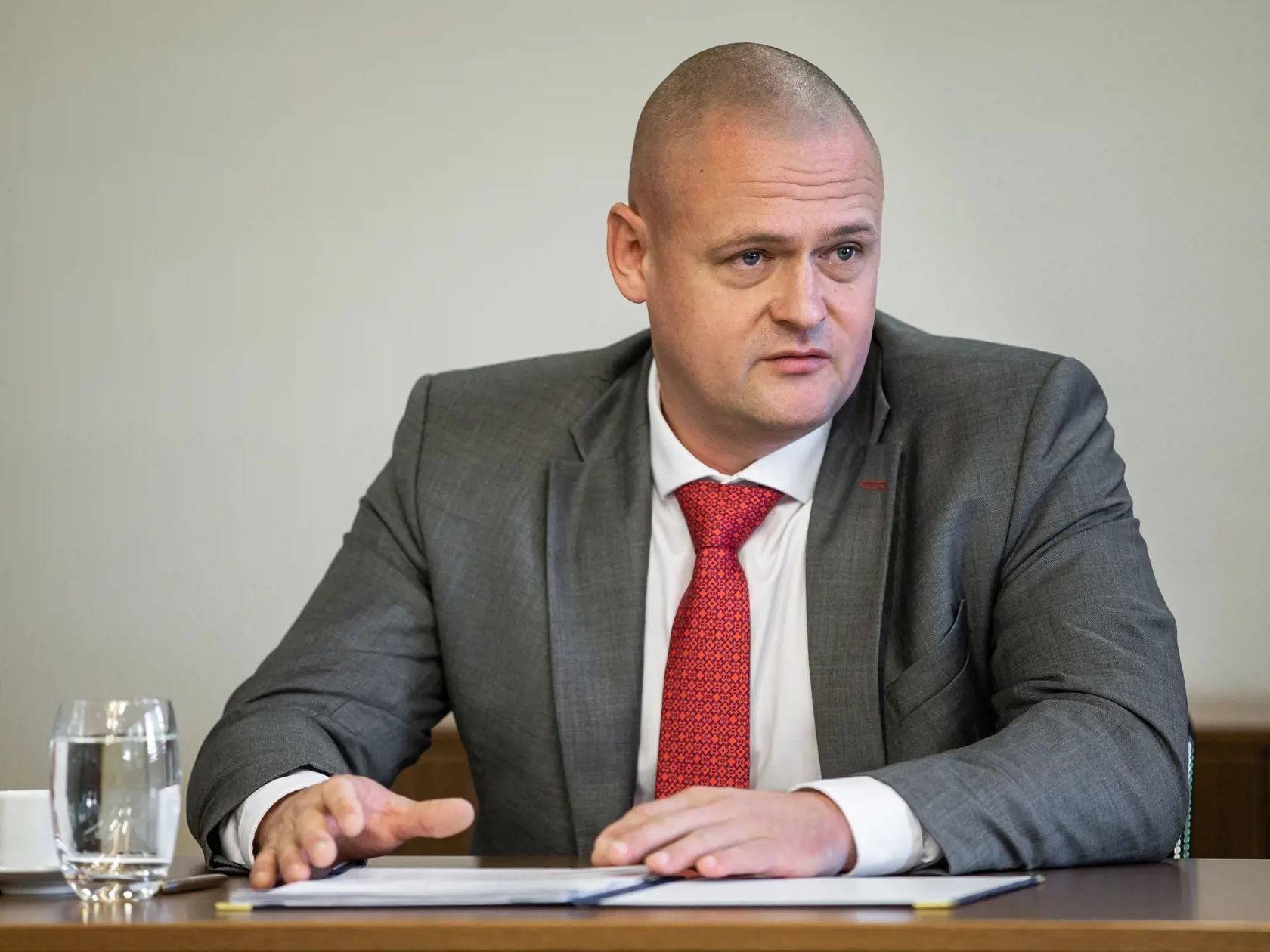 Tlačová konferencia zvolaná riaditeľom UNB Alexandrom Mayerom v Bratislave.