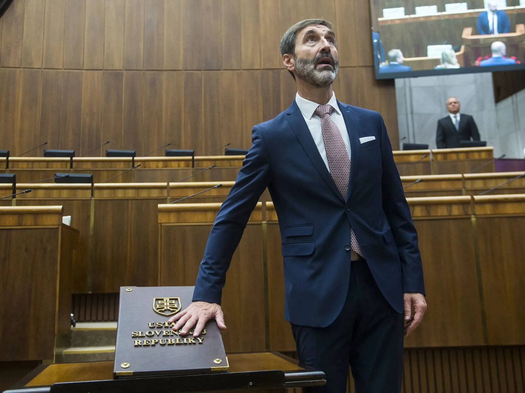 Na snímke Juraj Blanár (Smer-SD) skladá poslanecký sľub počas ustanovujúcej schôdze Národnej rady Slovenskej republiky (NR SR) IX. volebného obdobia 24. októbra 202š v Bratislave. FOTO TASR - Jakub Kotian