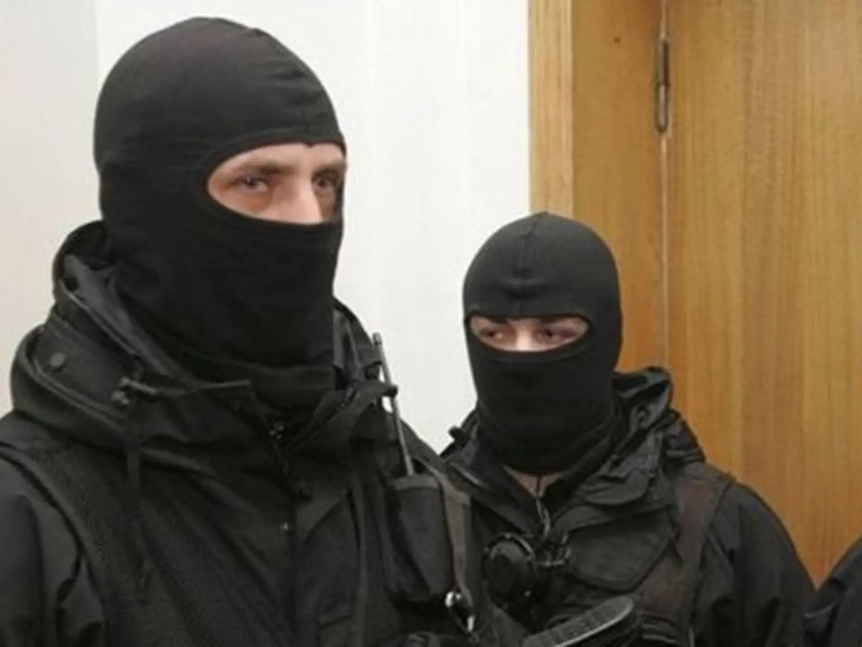 Na dvere domu zaklopali falošní policajti s tým, že je to drogová razia.