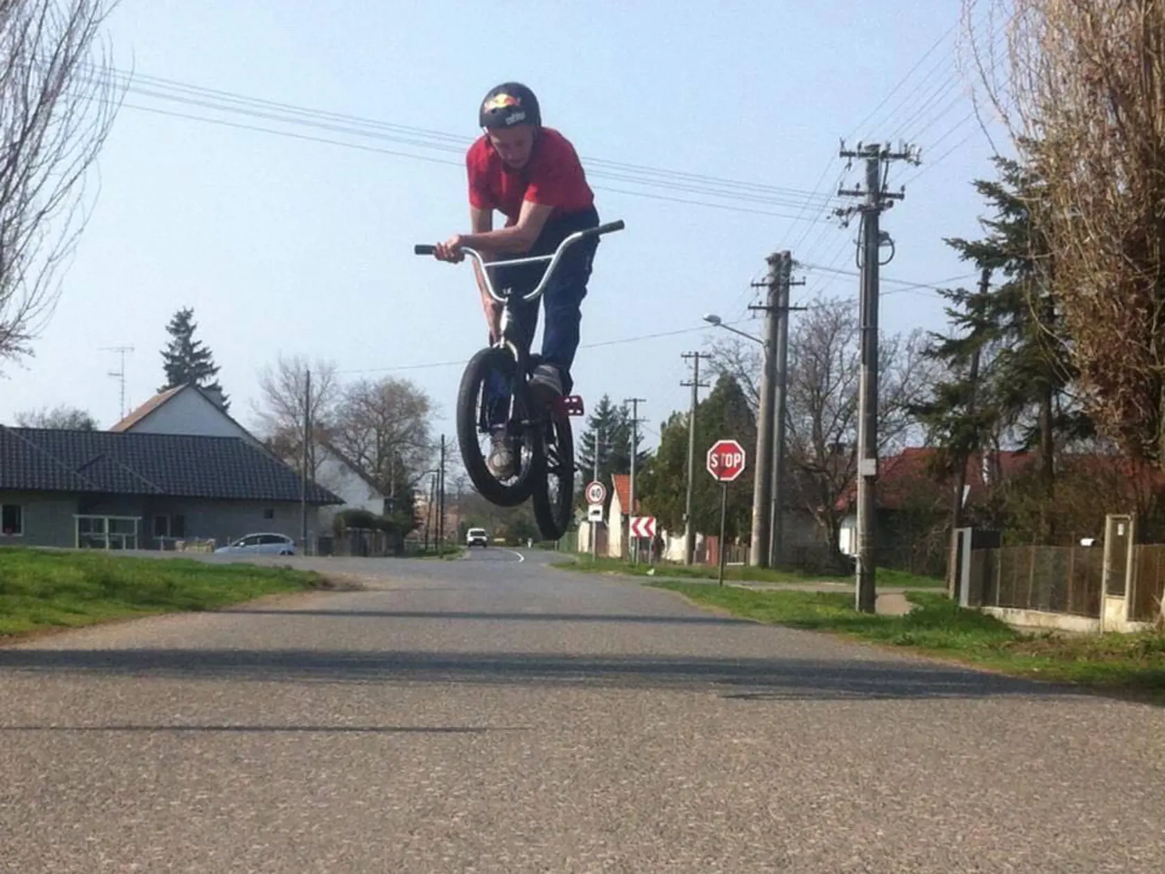 Bike miloval odjakživa. Jazde na bmx sa začal venovať ešte ako dieťa, neskôr vymenil bicykel za motorku.