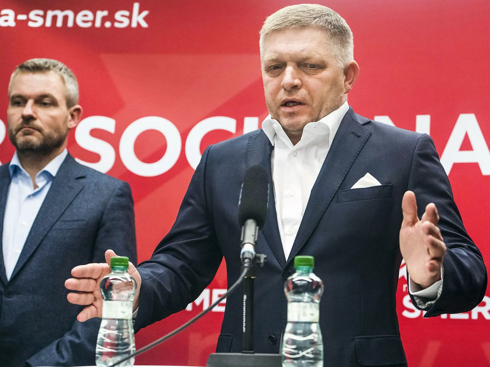 Peter Pellegrini môže získavať bývalých voličov Smeru. Práve Robert Fico je zrejme dôvodom, pre ktorý sa od strany odklonili