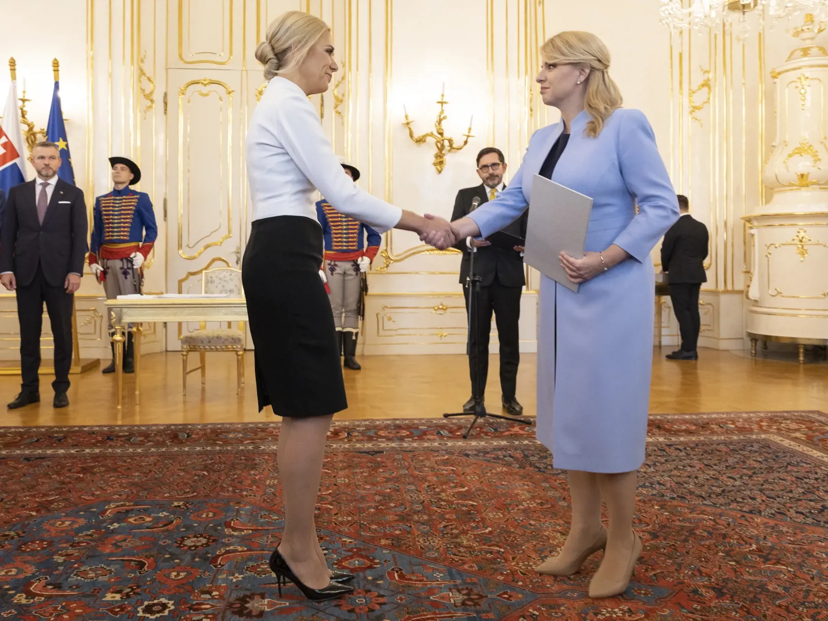 Prezidentka Slovenskej republiky Zuzana Čaputová vymenovala do funkcie nových členov vlády. Na snímke je Denisa Saková, ministerka hospodárstva Slovenskej republiky.