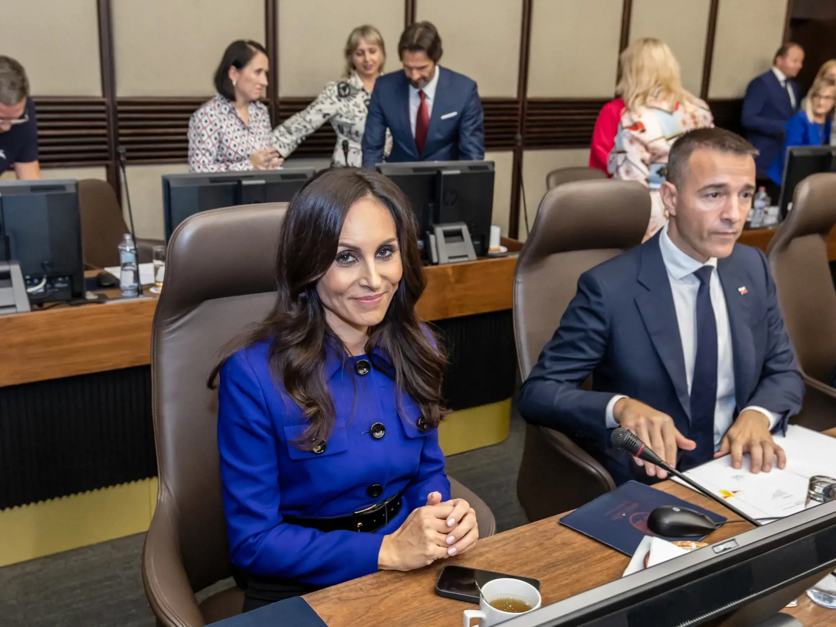 Zuzana Dolinková v kráľovskej modrej vyzerala fantasticky.