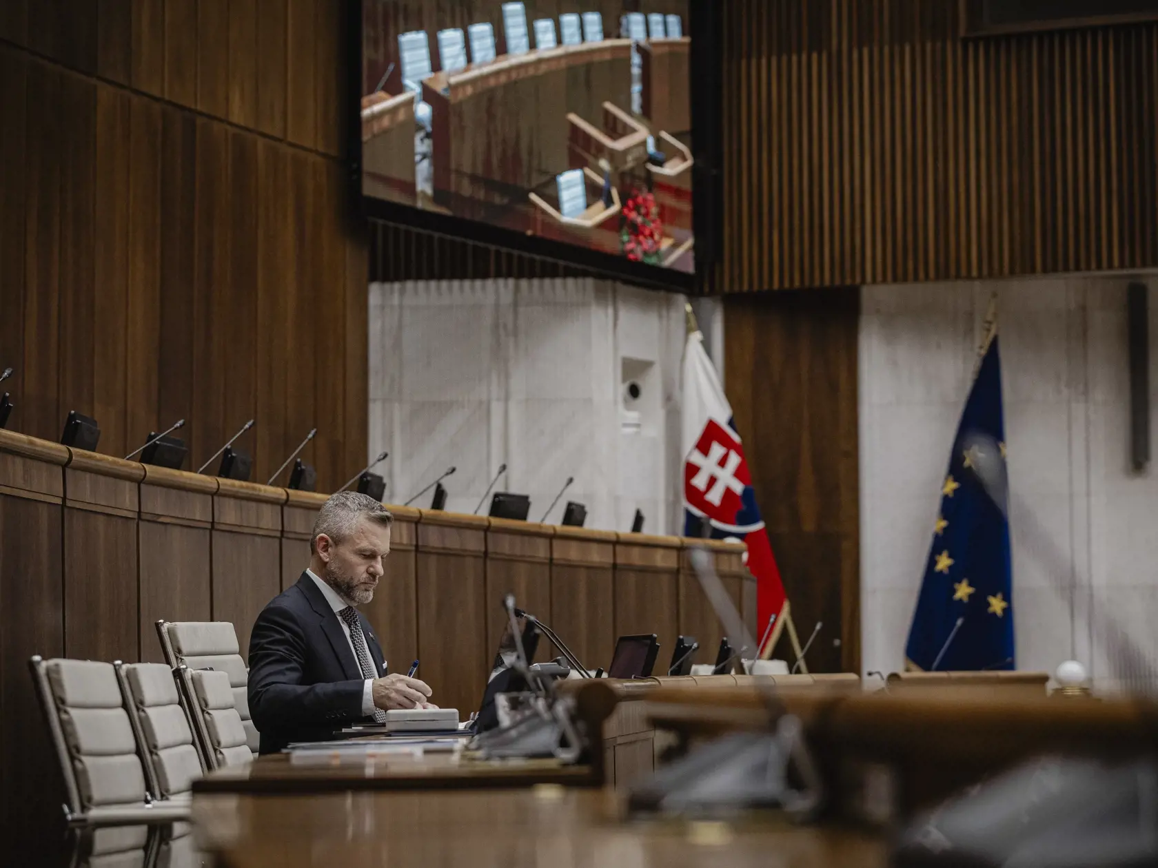 Prvý deň predsedu strany HLAS-SD Petra Pellegriniho v Národnej rade Slovenskej republiky po predčasných parlamentných voľbách 2023. Na snímke počas vedenia ustanovujúcej schôdze vo funkcii Predsedu NRSR.