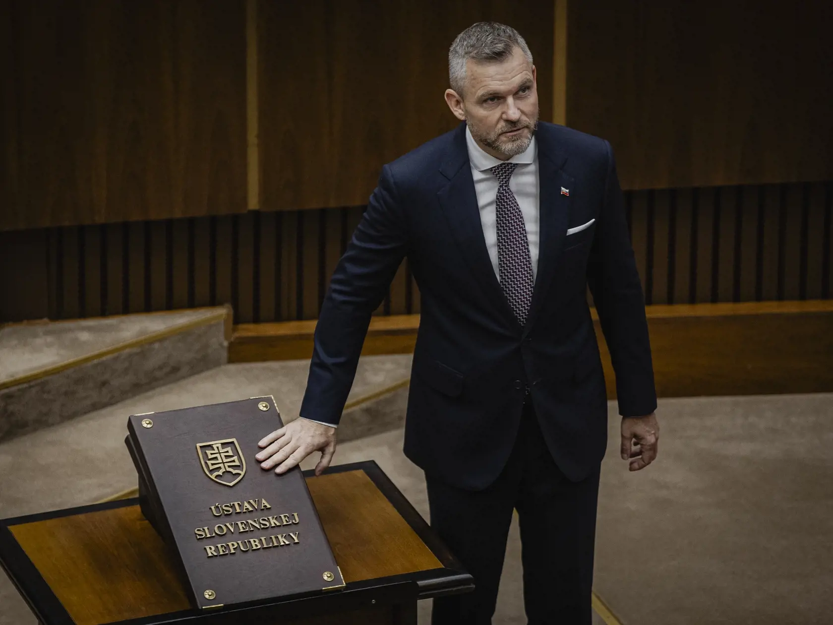 Prvý deň predsedu strany HLAS-SD Petra Pellegriniho v Národnej rade Slovenskej republiky po predčasných parlamentných voľbách 2023. Na snímke počas slávnostnej prísahy posancov.