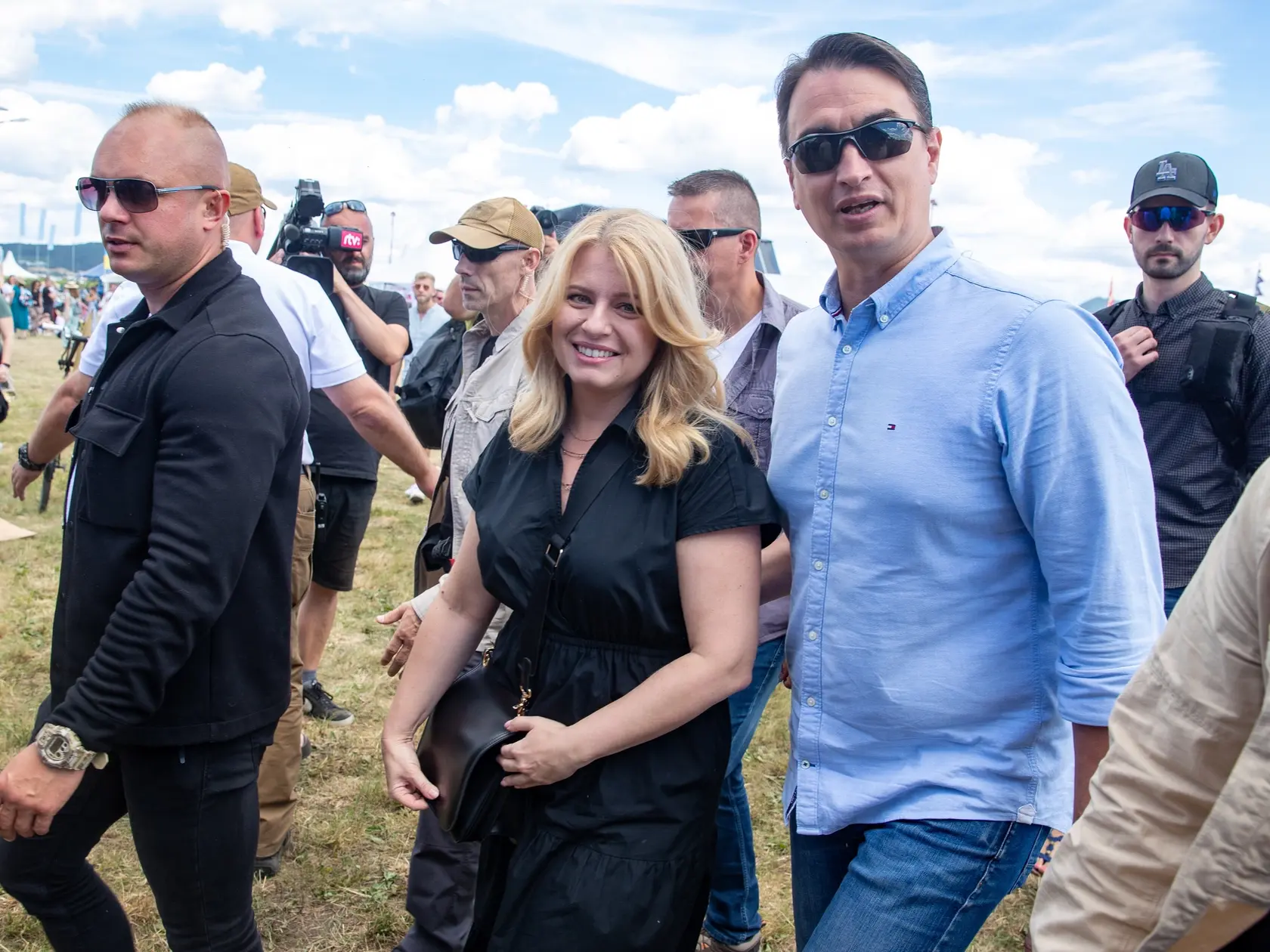 Zuzana Čaputová v spoločnosti svojho partnera Juraja Rizmana (vpravo).