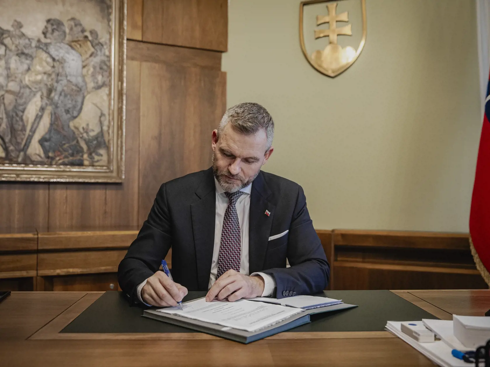 Prvý deň predsedu strany HLAS-SD Petra Pellegriniho v Národnej rade Slovenskej republiky po predčasných parlamentných voľbách 2023. Na snímke počas vedenia ustanovujúcej schôdze vo funkcii predsedu NR SR.