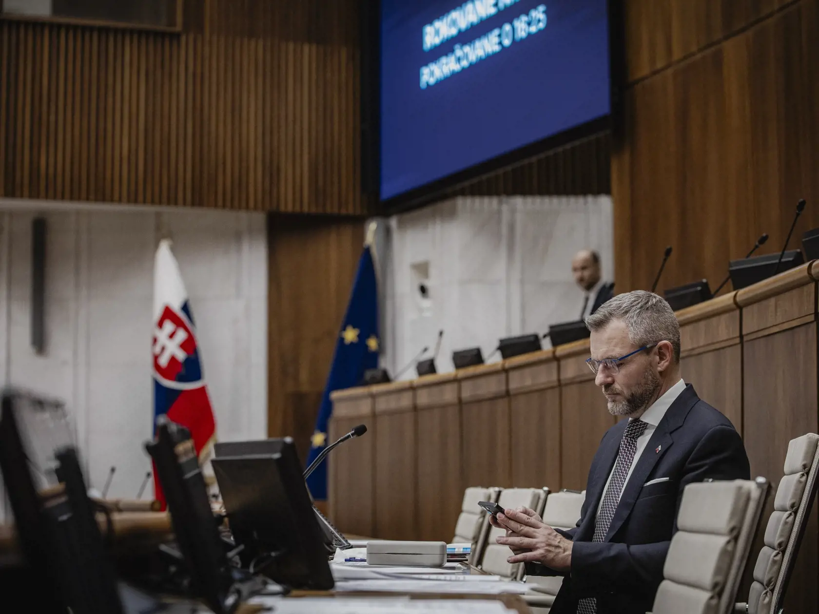 Prvý deň predsedu strany HLAS-SD Petra Pellegriniho v Národnej rade Slovenskej republiky po predčasných parlamentných voľbách 2023. Na snímke počas vedenia ustanovujúcej schôdze vo funkcii predsedu NR SR.