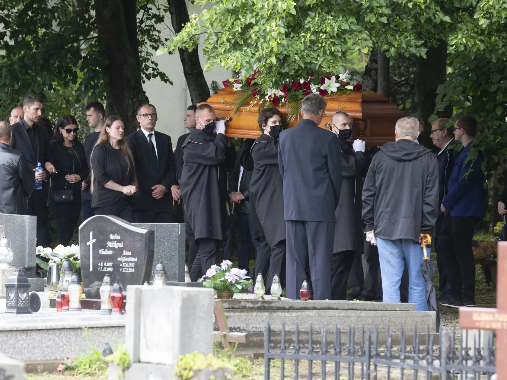 Pohreb zavraždeného učiteľa Jaroslava Budza vo Vrútkach.
Na obr.: 