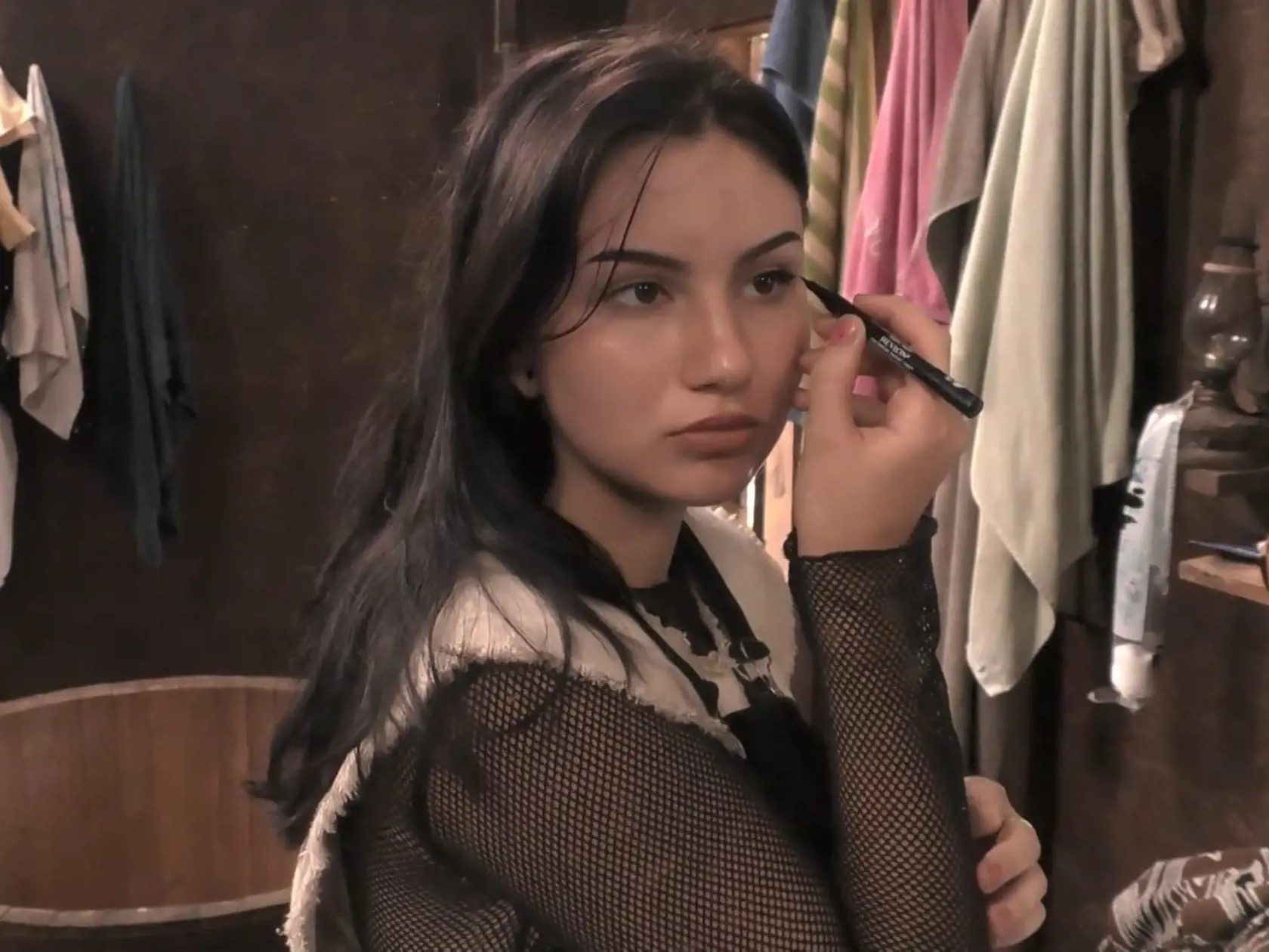 Giuliana sa namiesto práce radšej zvŕta v kúpeľni.