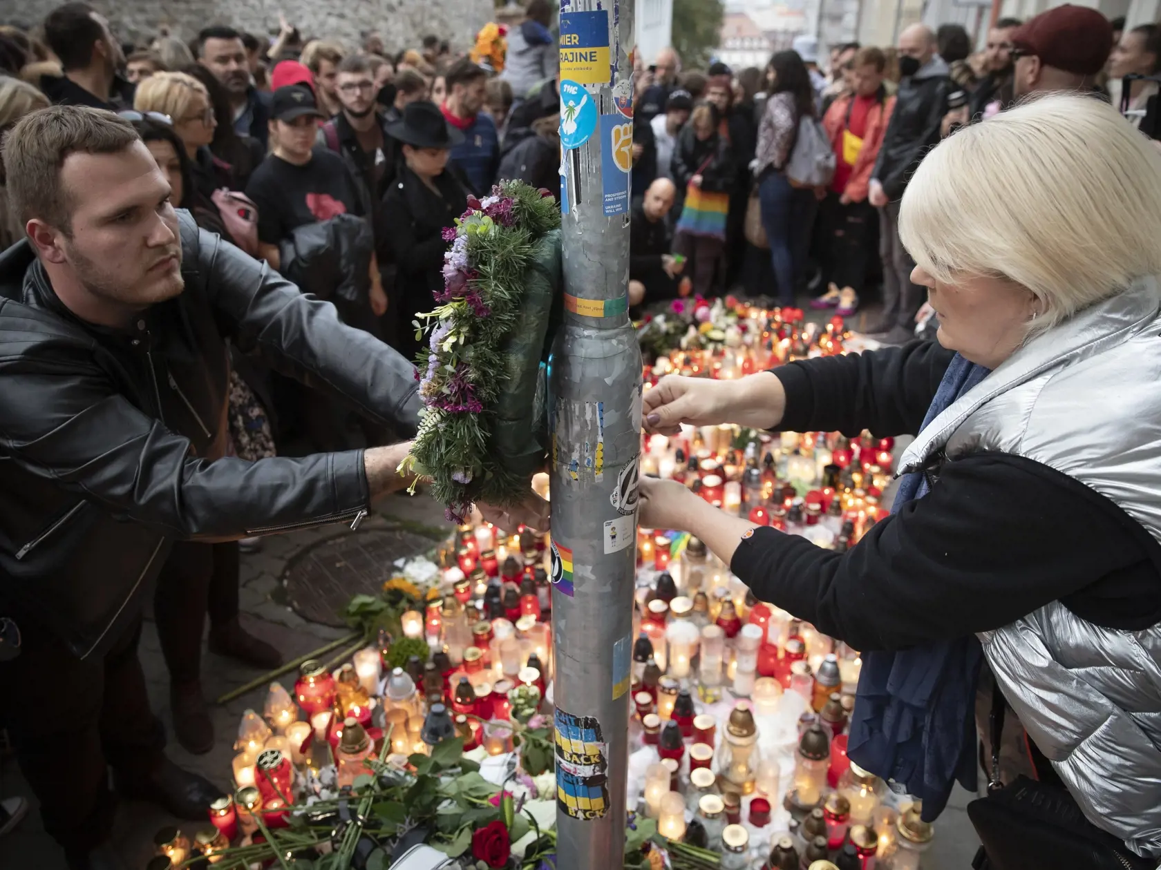 Spomienkový pochod za Matúša a Juraja, členov LGBT komunity, ktorých zastrelil radikalizovaný útočník v podniku Tepláreň na Zámockej ulici v Bratislave.