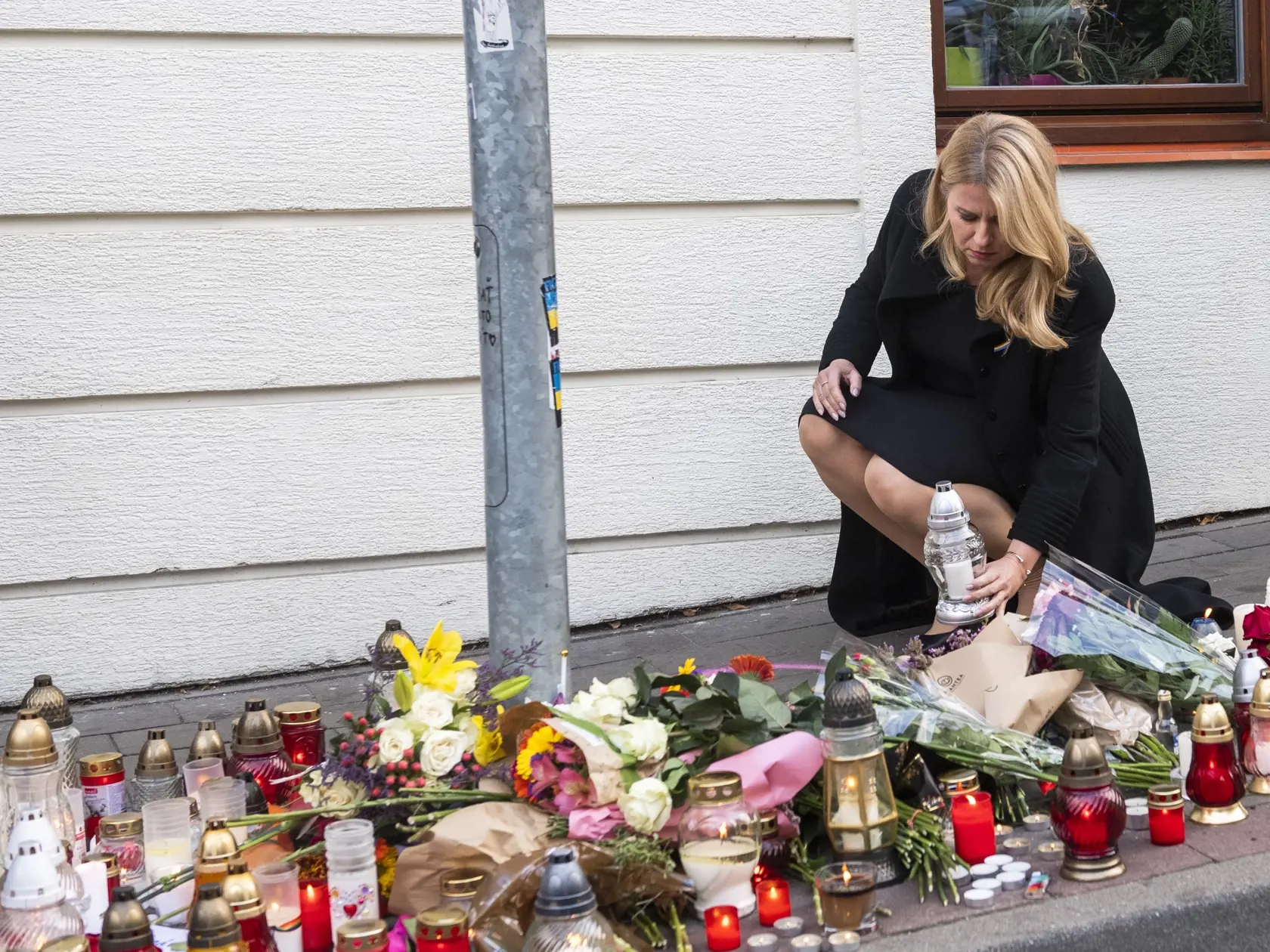 Prezidentka SR Zuzana Čaputová si uctila obete streľby na Zámockej.
