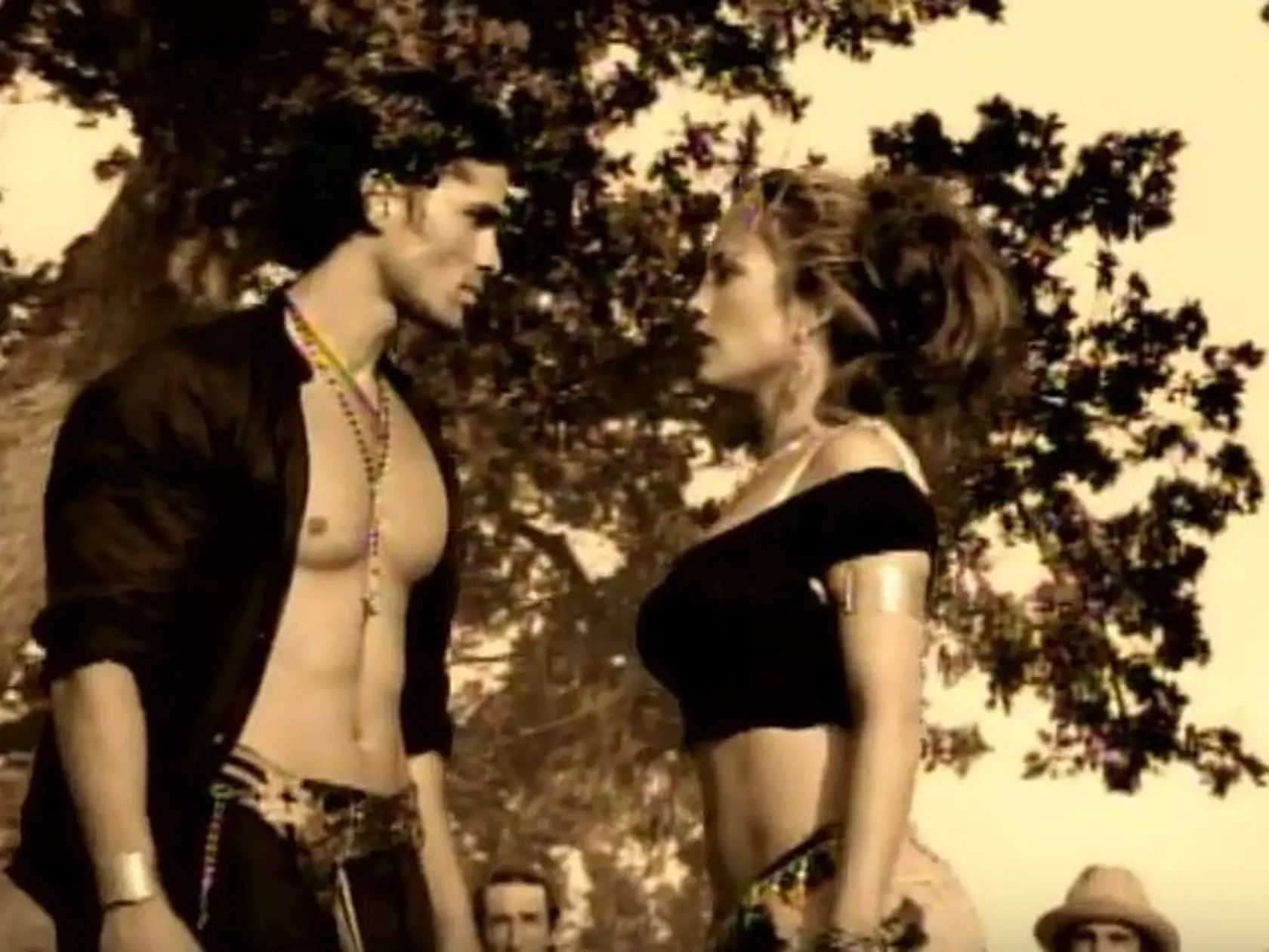 Vo videoklipe Ain´t It Funny zvádzal Jennifer Lopez.