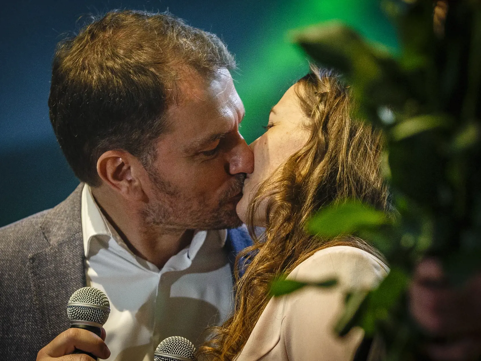Na snímke Igor Matovič s manželkou Pavlínou v centrále politickej strany OĽANO počas noci volieb do Národnej rady Slovenskej republiky, 29.2.2020