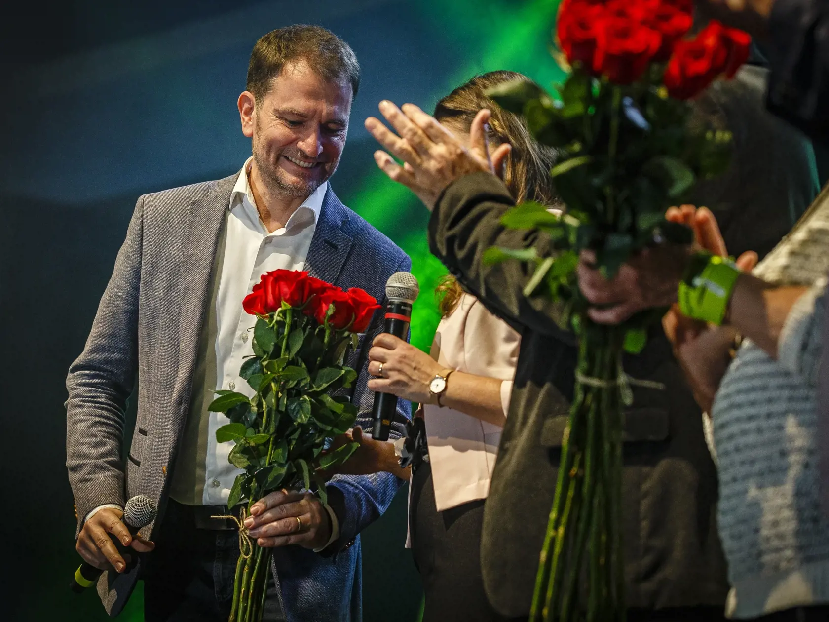 Na snímke Igor Matovič s manželkou Pavlínou v centrále politickej strany OĽANO počas noci volieb do Národnej rady Slovenskej republiky, 29.2.2020