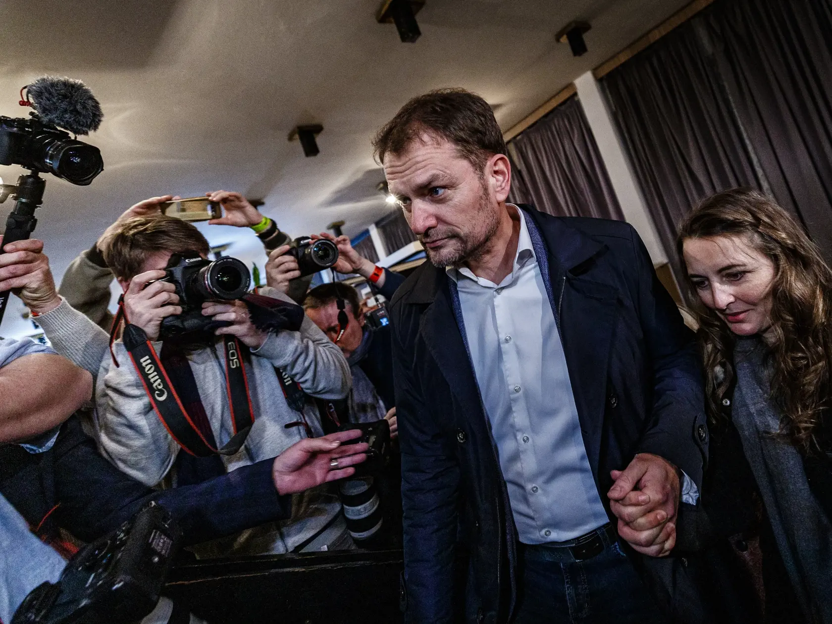Na snímke Igor Matovič s manželkou Pavlínou v centrále politickej strany OĽANO počas noci volieb do Národnej rady Slovenskej republiky, 29.2.2020