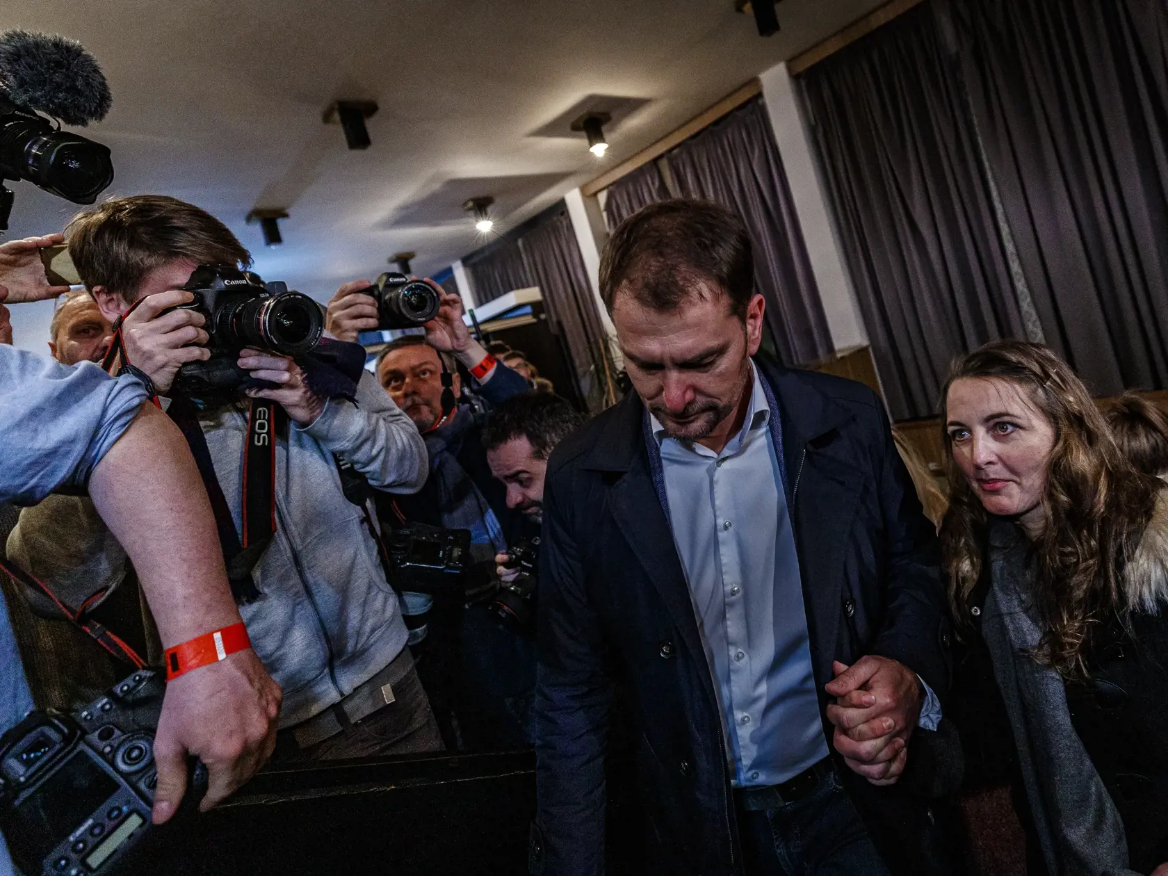 Na snímke Igor Matovič s manželkou Pavlínou v centrále politickej strany OĽANO počas noci volieb do Národnej rady Slovenskej republiky, 29.2.2020