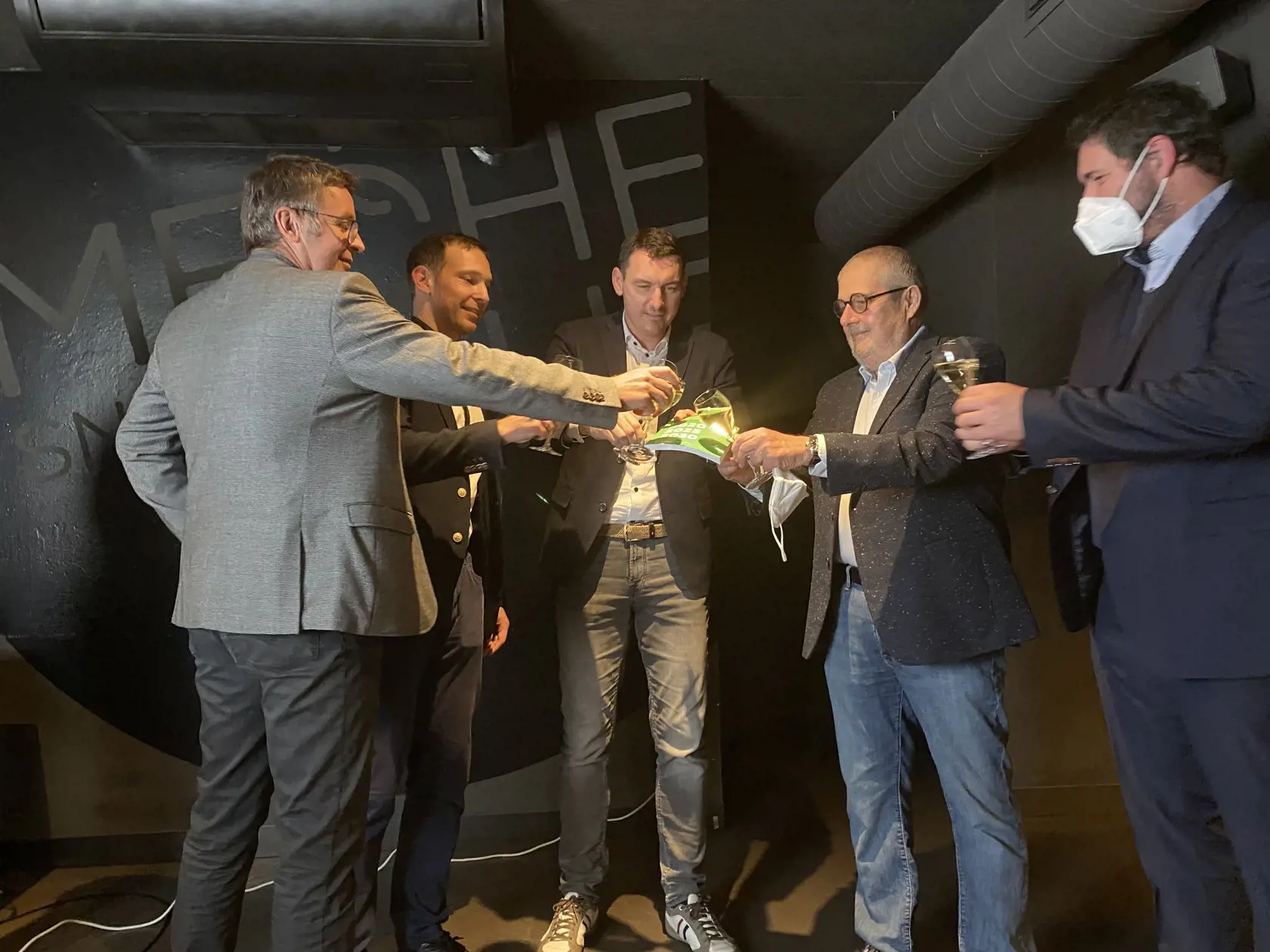 Krstným otcom Zajacovej knihy bol aj bývalý podpredseda vlády a exminister financií Ivan Mikloš.