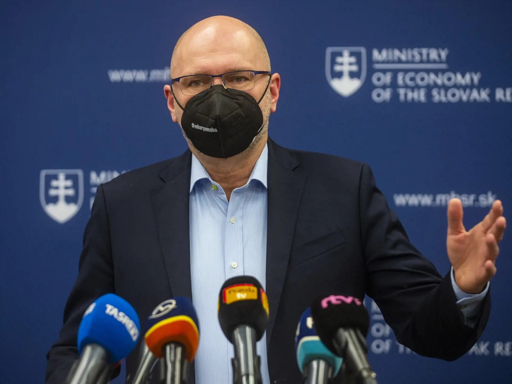 Na snímke minister hospodárstva SR Richard Sulík (SaS) počas tlačovej konferencie na tému - Vyhlásenie architektonickej súťaže na obnovu kúpeľov Sliač 14. januára 2022 v Bratislave. FOTO TASR - Jakub Kotian