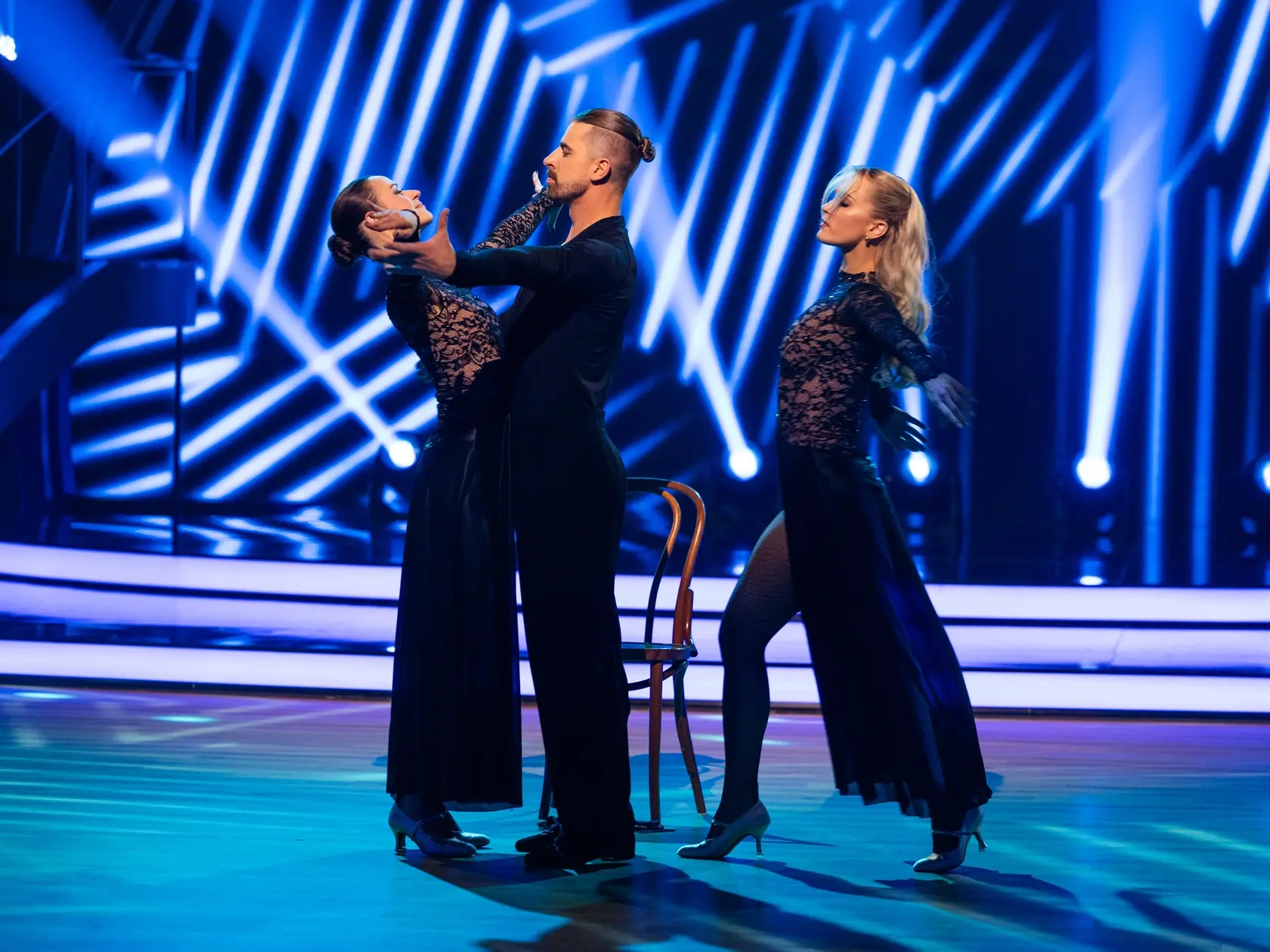 Peter Sagan, Eliška Lenčešová a Anna Jakab Rakovská počas deviateho kola Let's dance 2025.