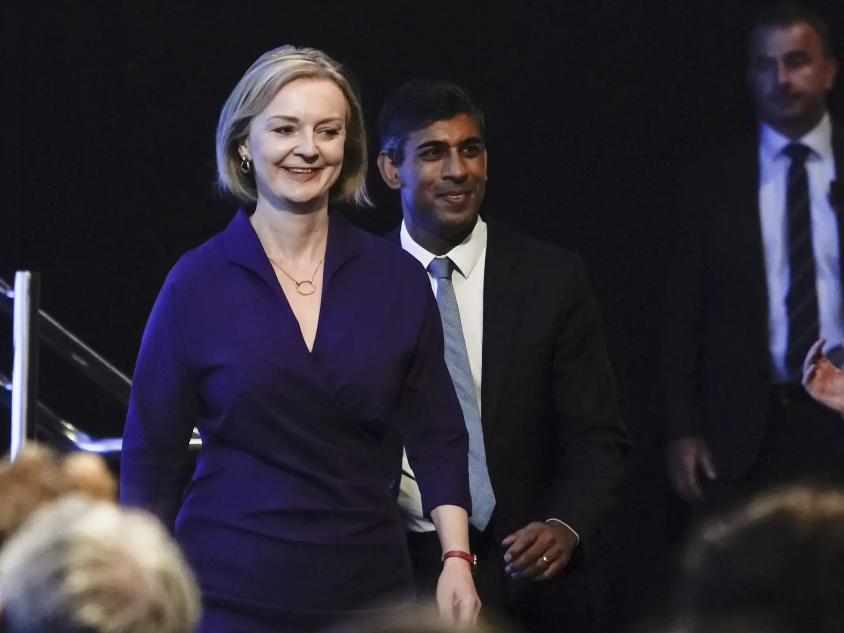 Sunak vzdal pri preberaní premiérskeho kresla hold bývalej premiérke Liz Trussovej.