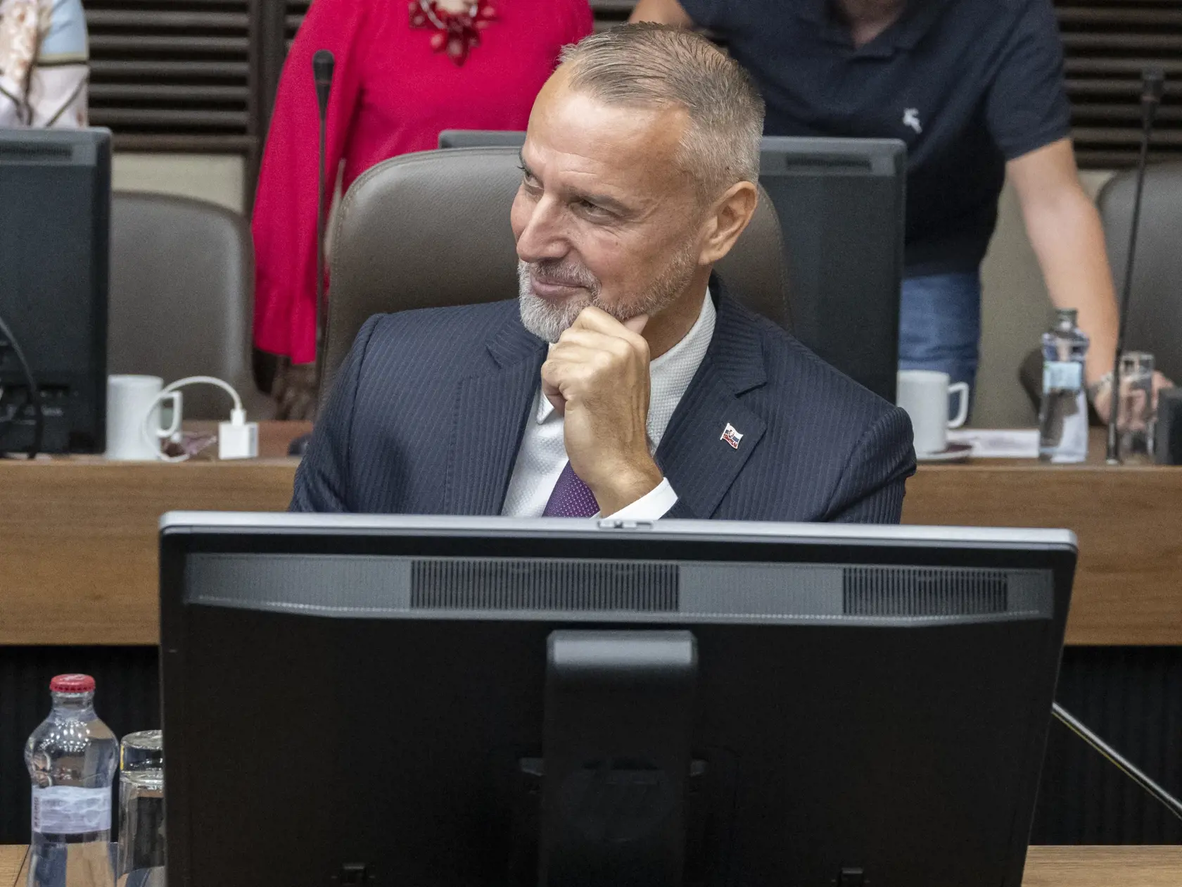 Richard Raši (Hlas-SD) patril k veľkým kritikom Veroniky Remišovej (Za ľudí) a práve ňu vystrieda na ministerstve investícií, regionálneho rozvoja a informatizácie.