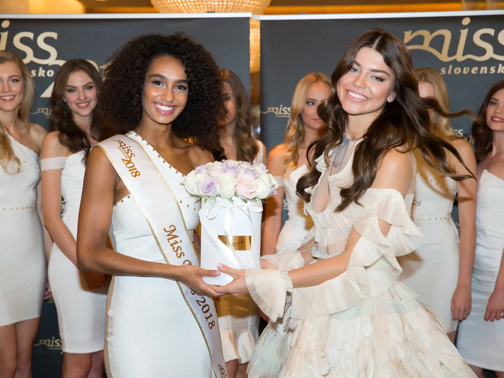 Na snímke Miss Press Jasmina Tatyová a Karolína Chomisteková.