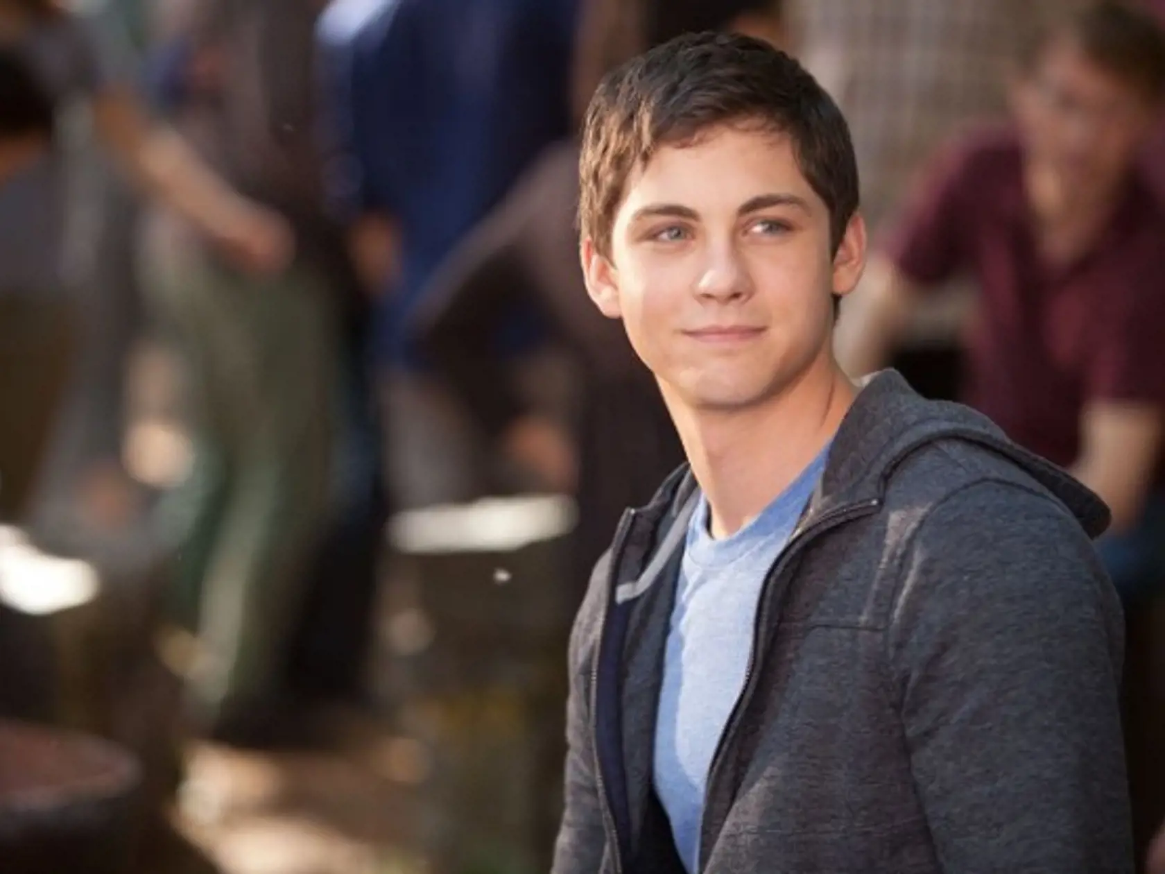 Logan Lerman vo filme Percy Jackson: More oblúd