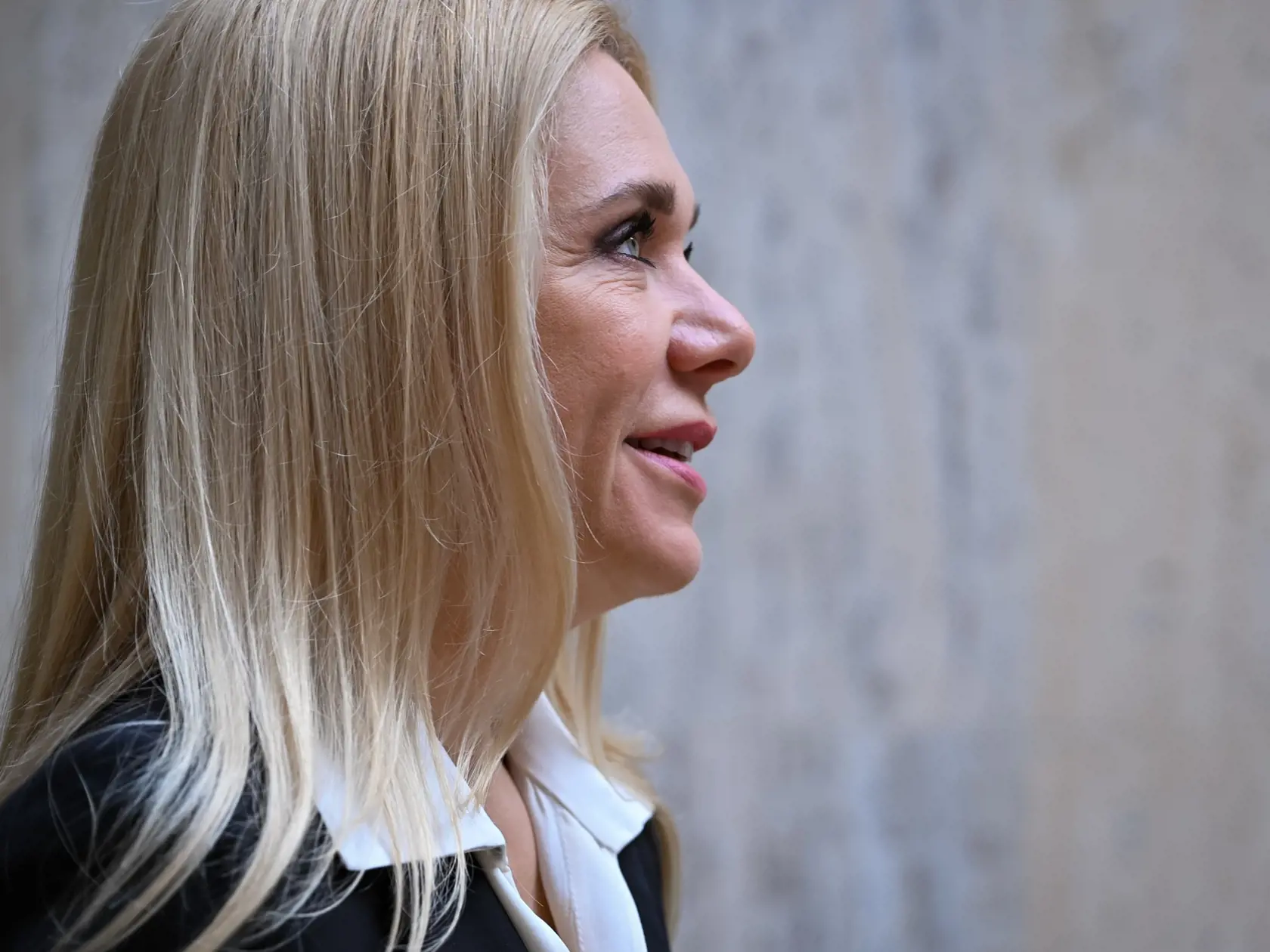Na snímke ministerka hospodárstva SR Denisa Saková (Hlas-SD) počas príchodu na zasadnutie Bezpečnostnej rady (BR) SR 5. júna 2024 v Bratislave.