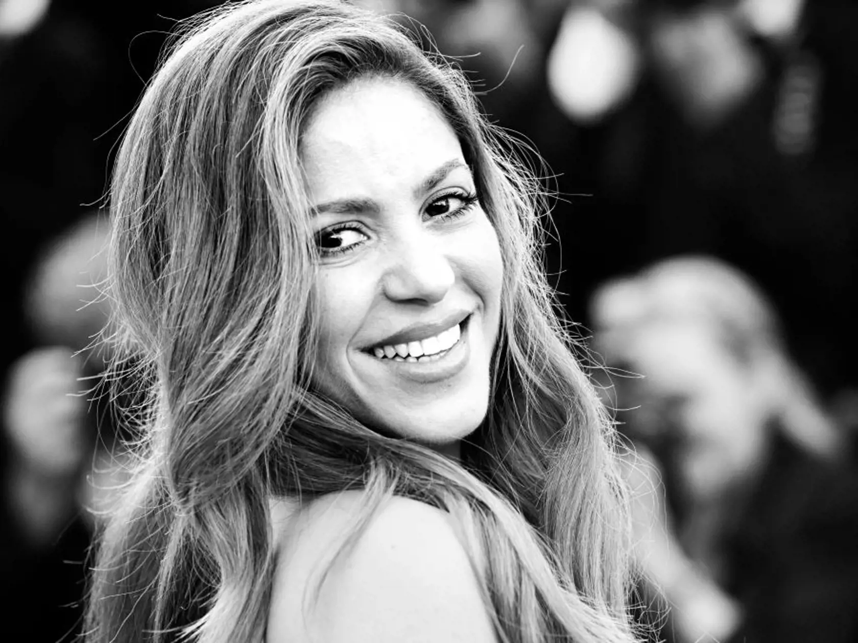 Shakira si na premiéru v Cannes vybrala takúto elegantnú róbu, predviedla aj prirodzený dekolt. Bola nádherná!