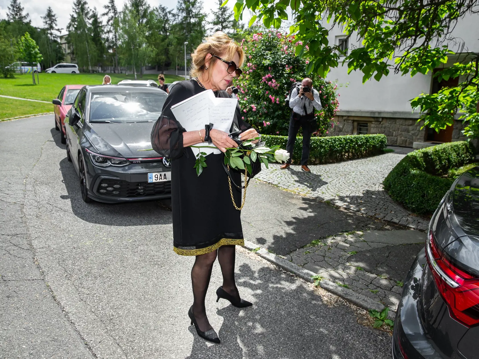 Posledná rozlúčka s českým hercom Josefom Abrhámom v kostole sv. Anežky České na Spořilově v Prahe. Na snímke Dagmar Havlová.