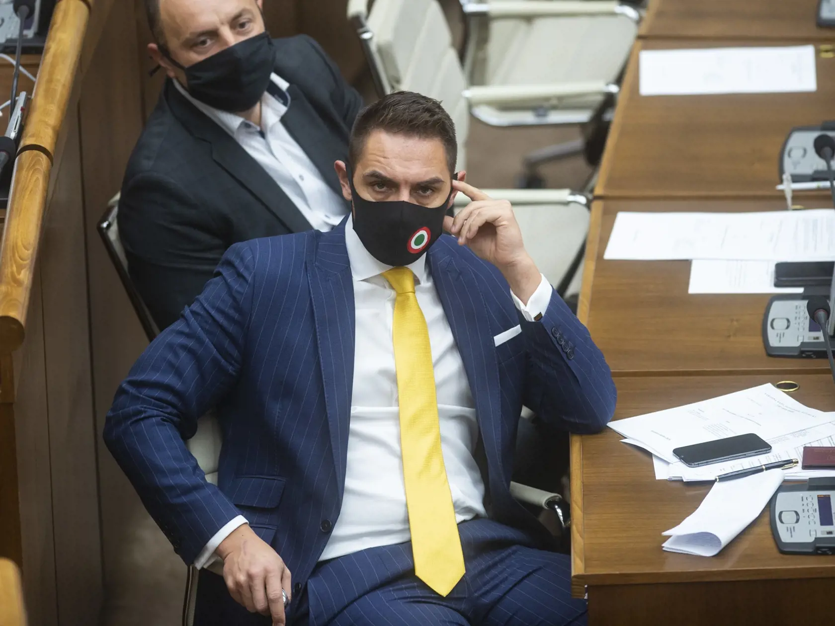 Na snímke poslanci NR SR sprava Juraj Gyimesi a Lukáš Kyselica