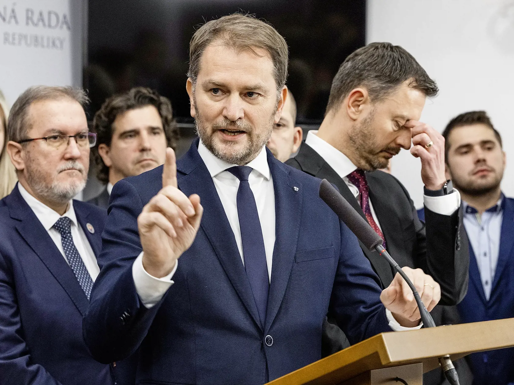 Jedným z dôvodov, prečo Fico uspel, boli aj chyby predošlých vlád Igora Matoviča či Eduarda Hegera.