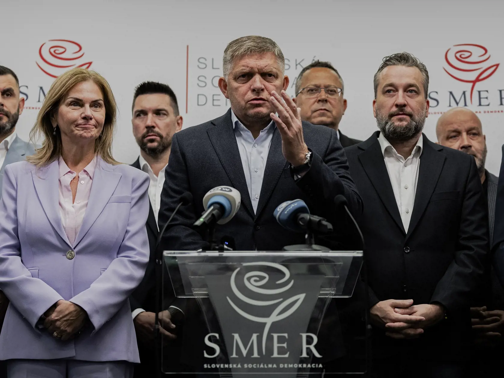 Fico vstal z popola ako Fénix. Podľa politológa za to môže viacero faktorov a skutočností.