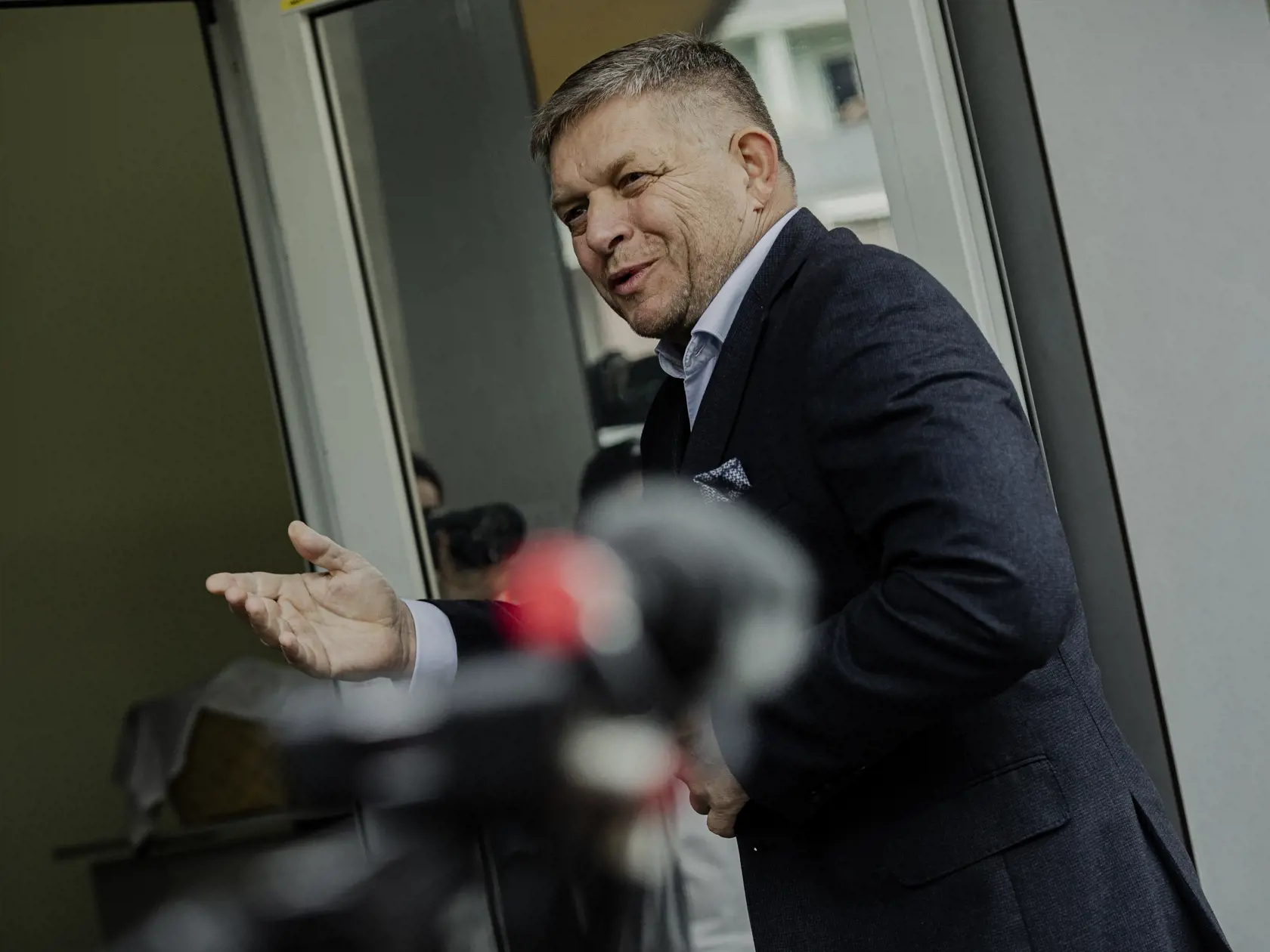 Fico vstal z popola ako Fénix. Podľa politológa za to môže viacero faktorov a skutočností.