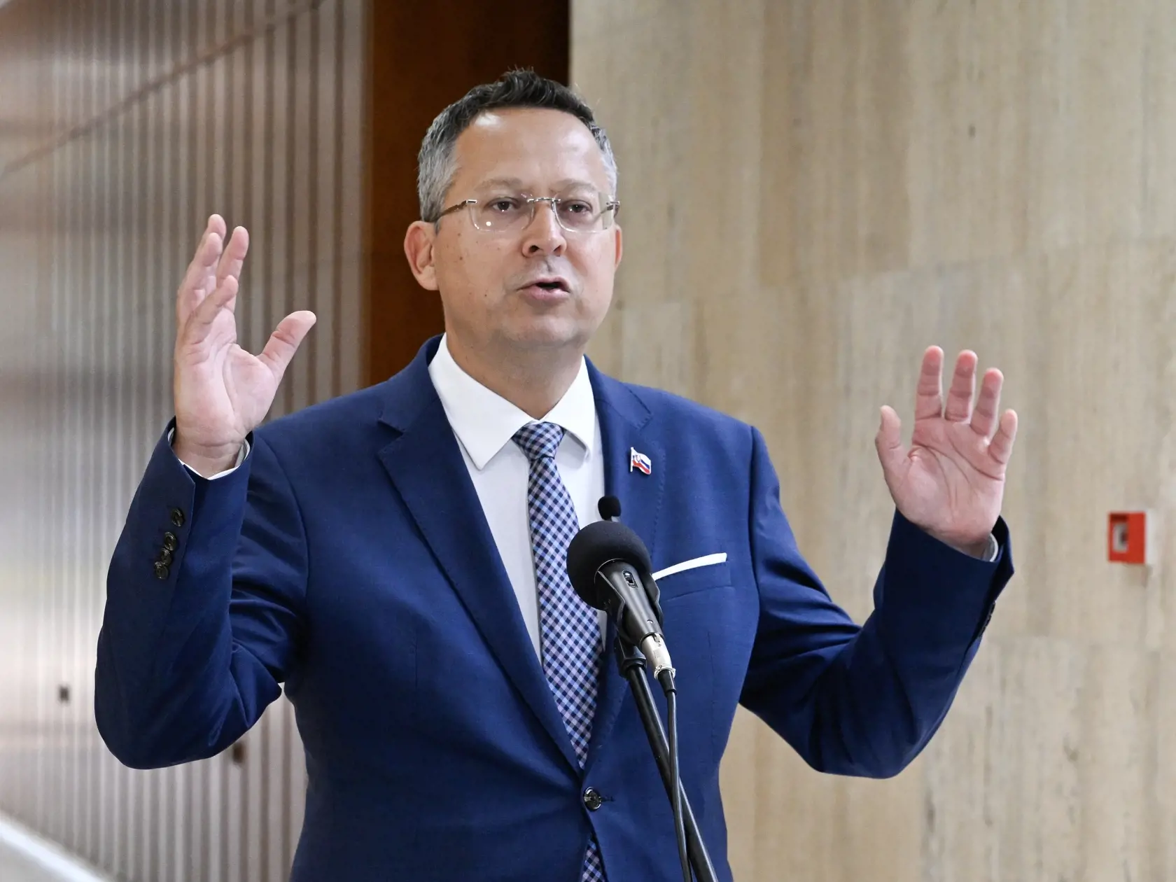 Na snímke minister financií SR Ladislav Kamenický  (SMER-SD) počas vyhlásenia pred 47. rokovaním vlády SR v Bratislave 4. septembra 2024. FOTO TASR - Pavel Neubauer 
