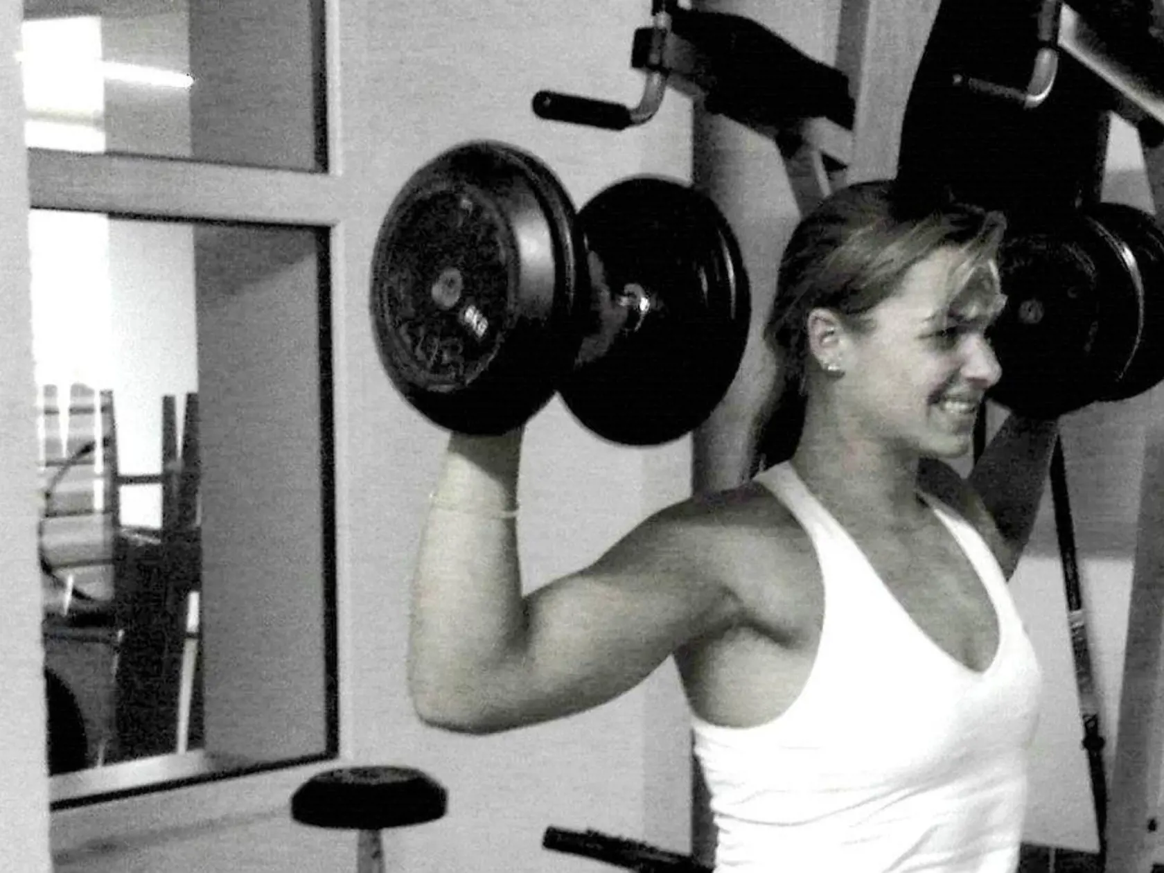 Poslankyňa Romana Tabák (OĽaNO) má ako bývalá tenistka šport v krvi. Tabak pribrzdili v šprotovej kariére zranenia. V mladom veku sa dostala na juniorskom Wimbledone do semifinále!