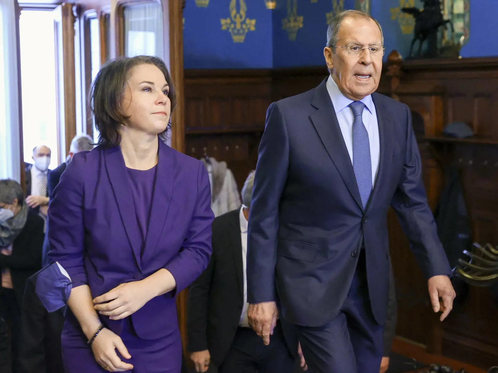 Moskva - Na snímke sprava ruský minister zahraničných vecí Sergej Lavrov a nemecká ministerka zahraničných vecí Annalena Baerbocková počas stretnutia v Moskve 18. januára 2022. FOTO TASR/AP