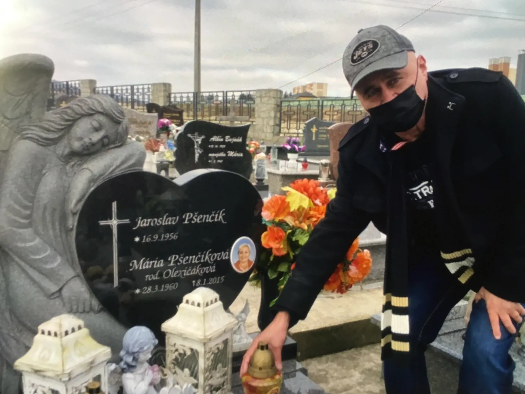 Jaroslav Pšenčík (65) z Bardejova už ôsmy rok chodí na hrob svojej manželky Márie (†54), ktorá zomrela po banálnej operácii žlčníka.