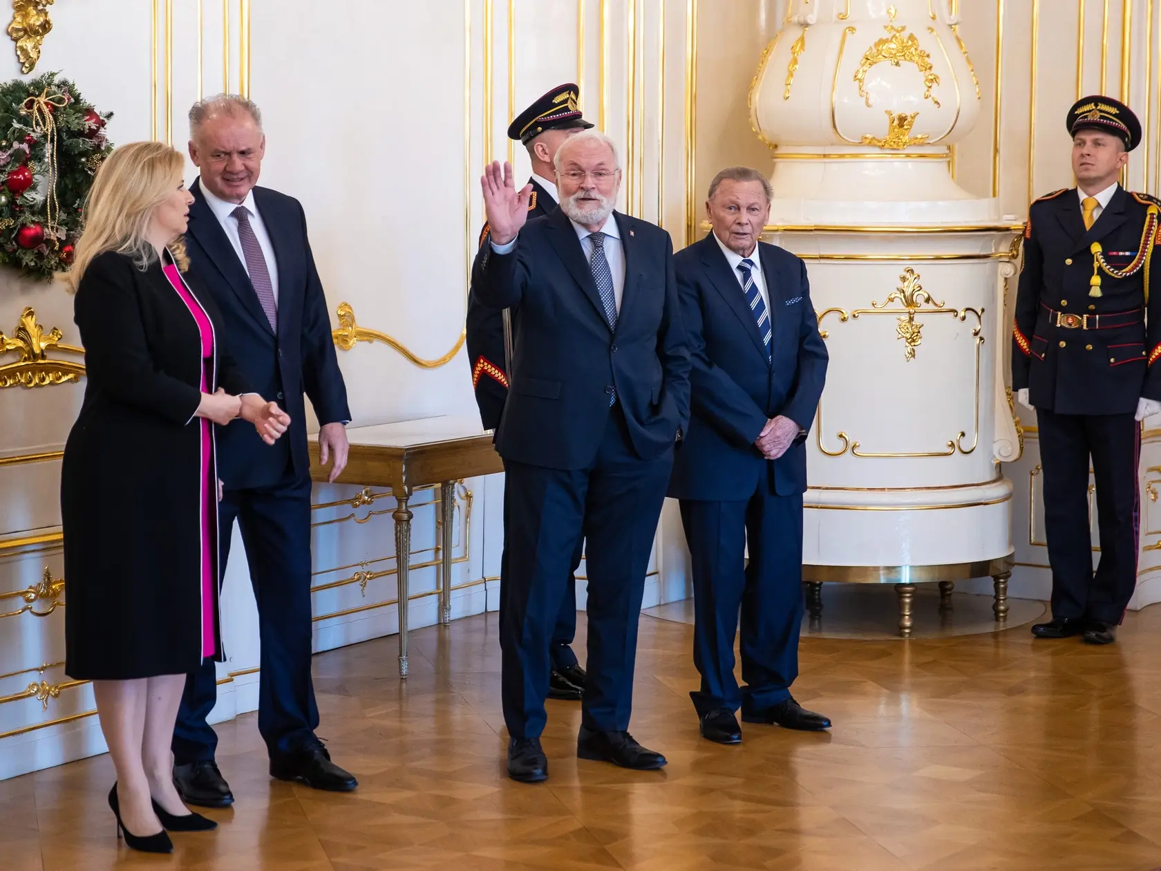 Na snímke bývalí Prezidenti SR, zľava Zuzana Čaputová, Andrej Kiska, Ivan Gašparovič, Rudolf Schuster na spoločnom obede so súčasným Prezidentom SR Petrom Pellegrinim v Prezidentskom paláci.
