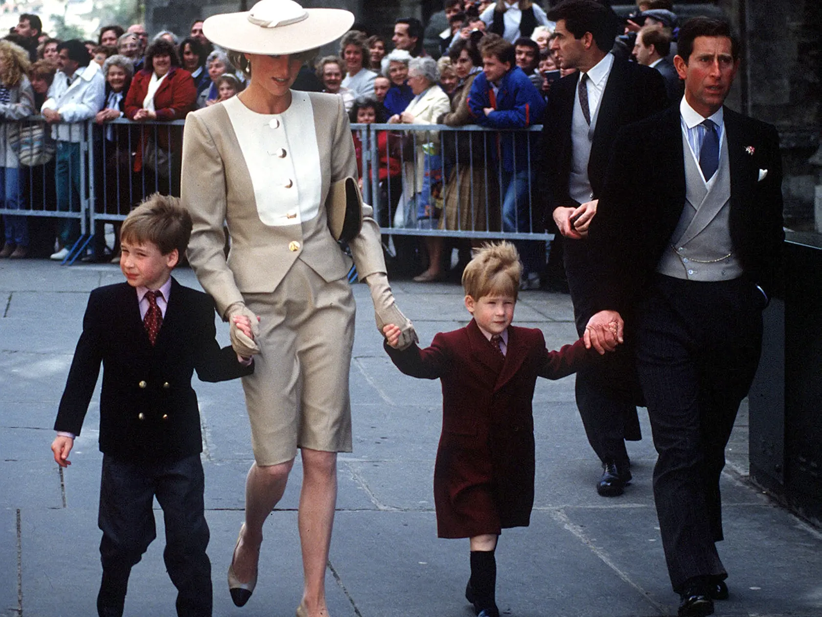 Fanúšikovia si všimli podobu medzi princom Harrym a synom princeznej Eugenie.