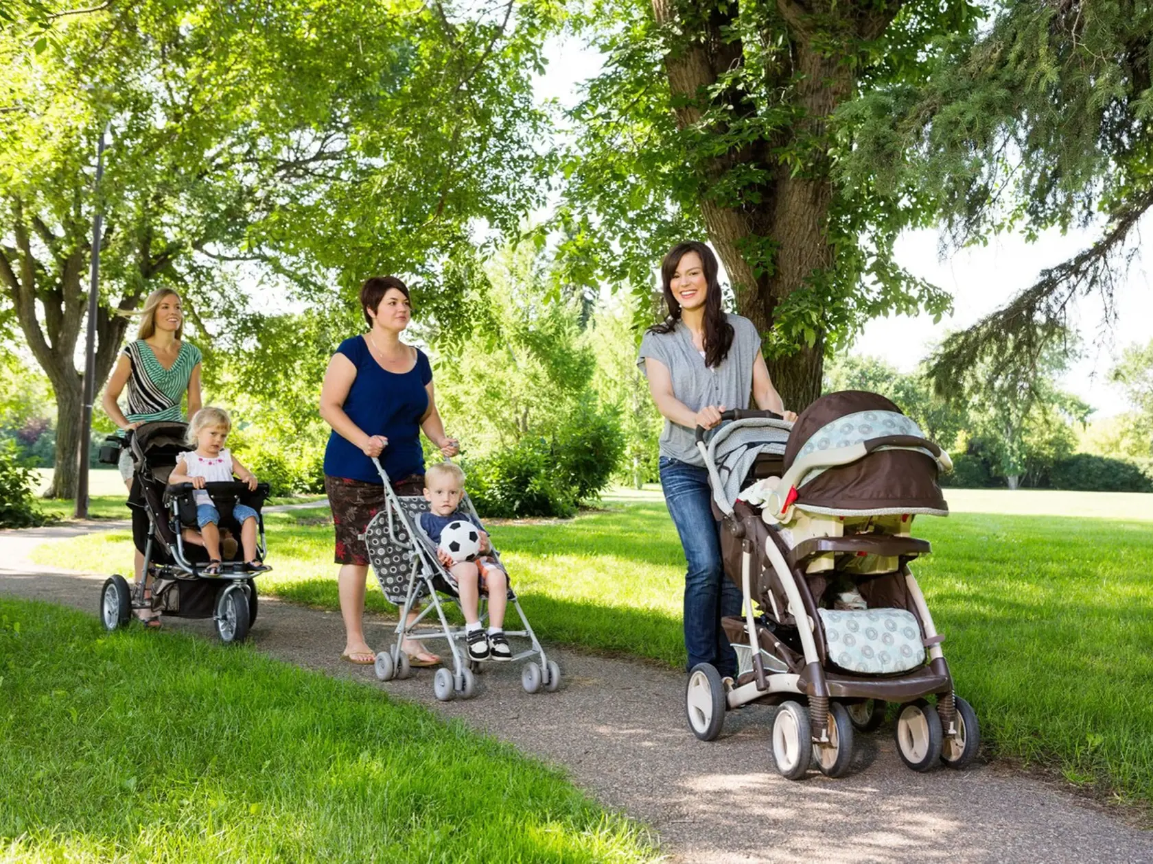 Prídavky na deti majú dnes všetci rodičia bez pohľadu na to, koľko zarábajú. Matovič si vyššími prídavkami sľubuje zvýšiť pôrodnosť na Slovensku.