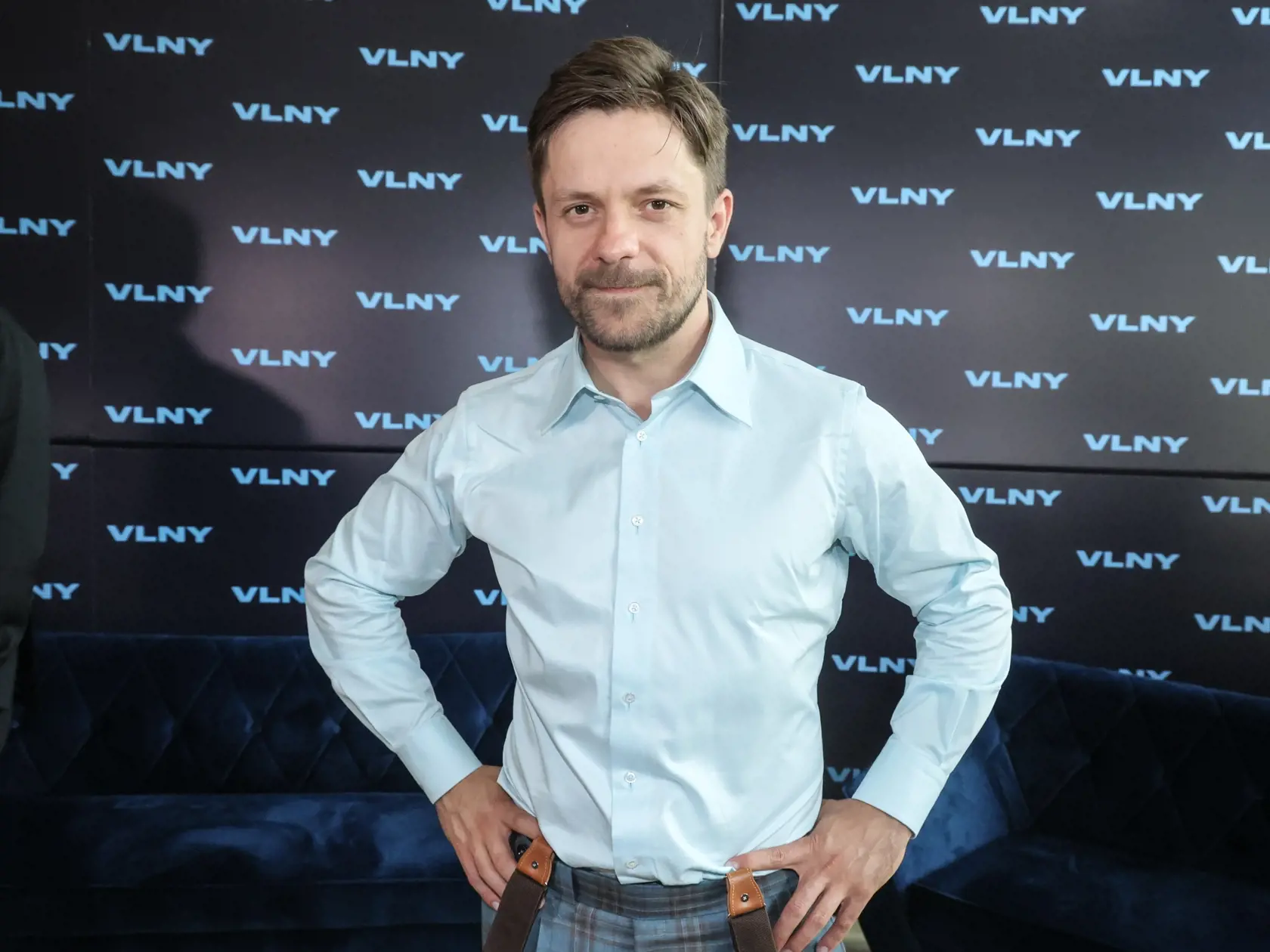 Film Vlna tvorcovia prvýkrát predstavili na festivale v Karlovych Varoch. V hlavných úlohách hviezdila Táňa Pauhofová a Tomáš Maštalír. Režisérom je Jiří Mádl.