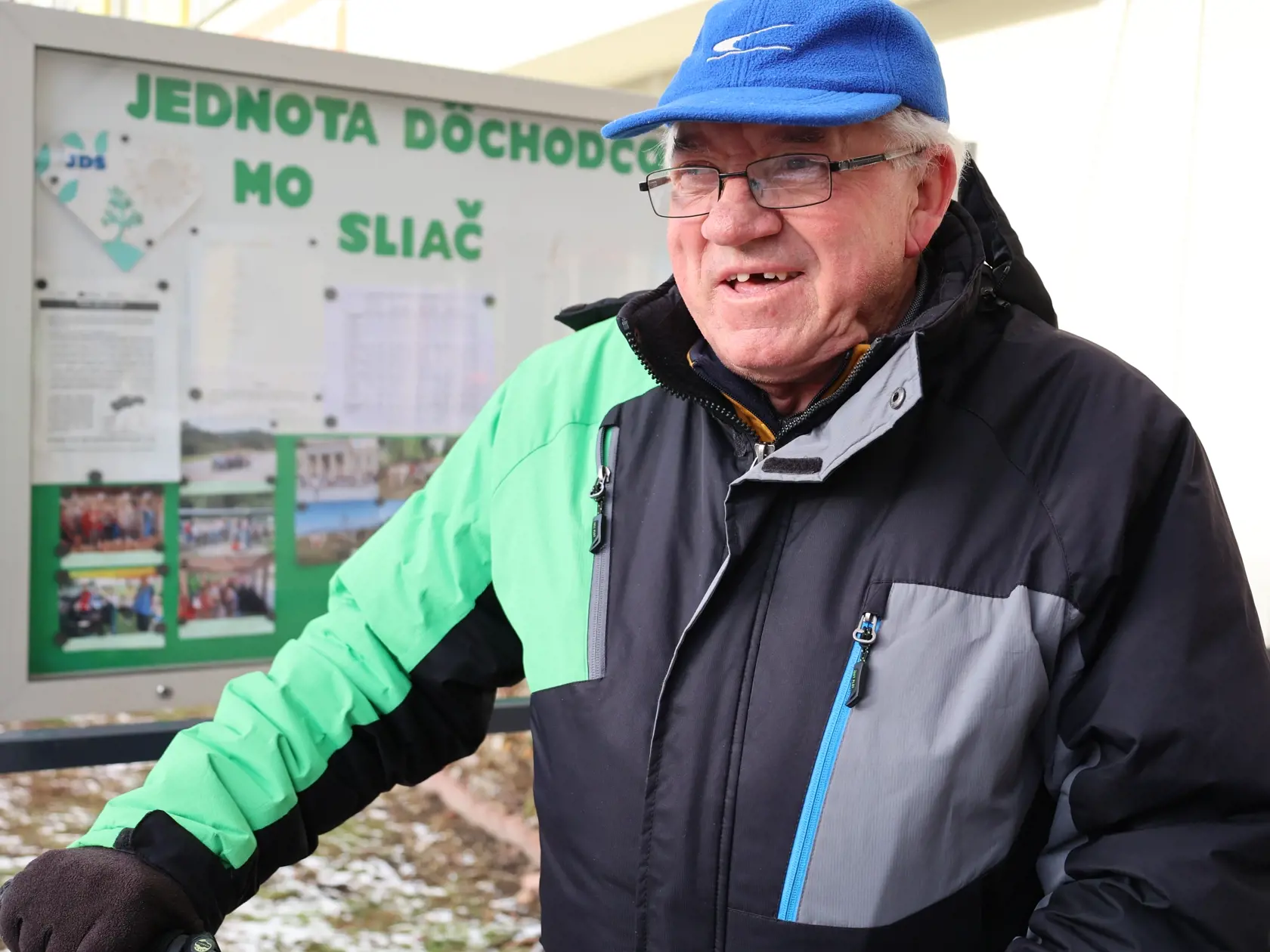 Dušan, Sliač - "Už keď to skoro odsúhlasili, čo s tým my urobíme? Podľa mňa to schvália. To je ešte práca Ficovej vlády a teraz on proti tomu vystupuje. Bývam tu 40 rokov, čo spravili Rusi, toto tu nikomu nevadilo? Žil som tu s nimi. Ťažko je vyjadriť sa, či som vyslovene za alebo proti tejto zmluve. Veľa ľudí tu nesúhlasí, ale nič s tým asi nespravia."